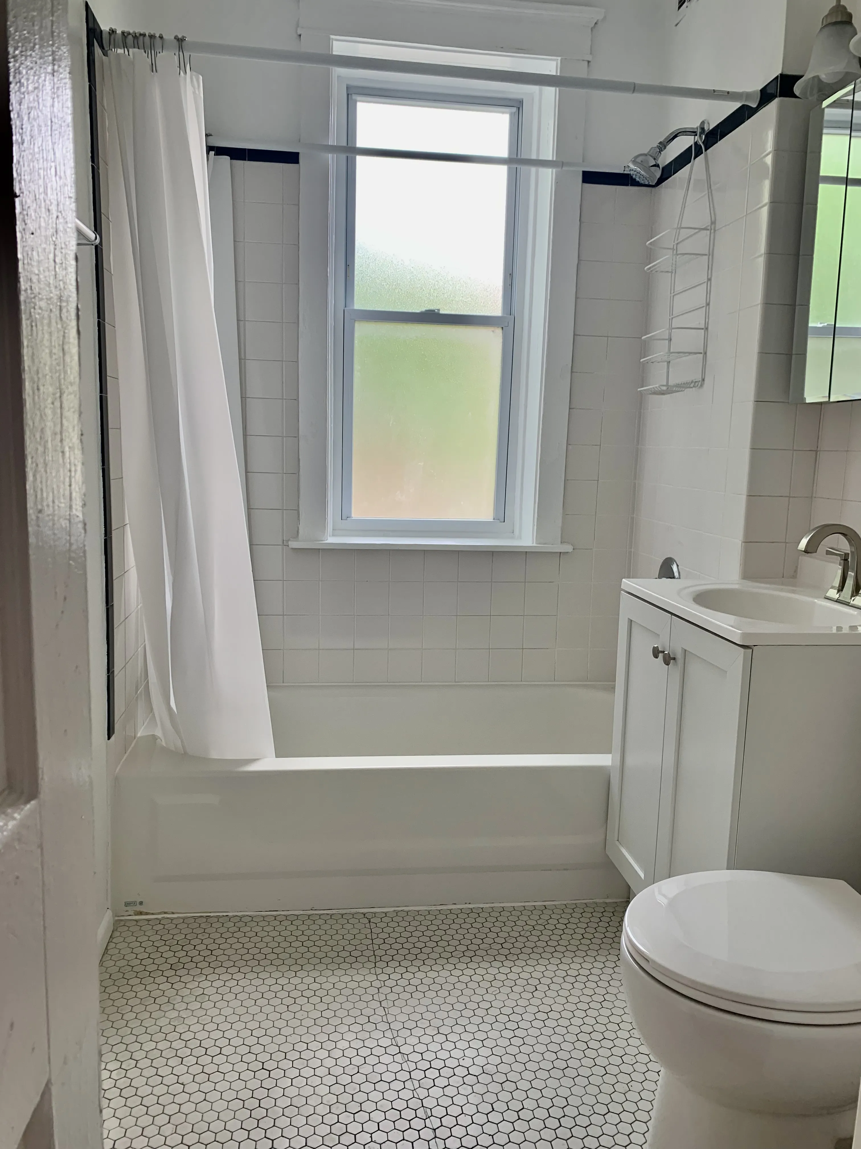 3051 W BERTEAU AVE 60618-unit#02-E-Chicago-IL