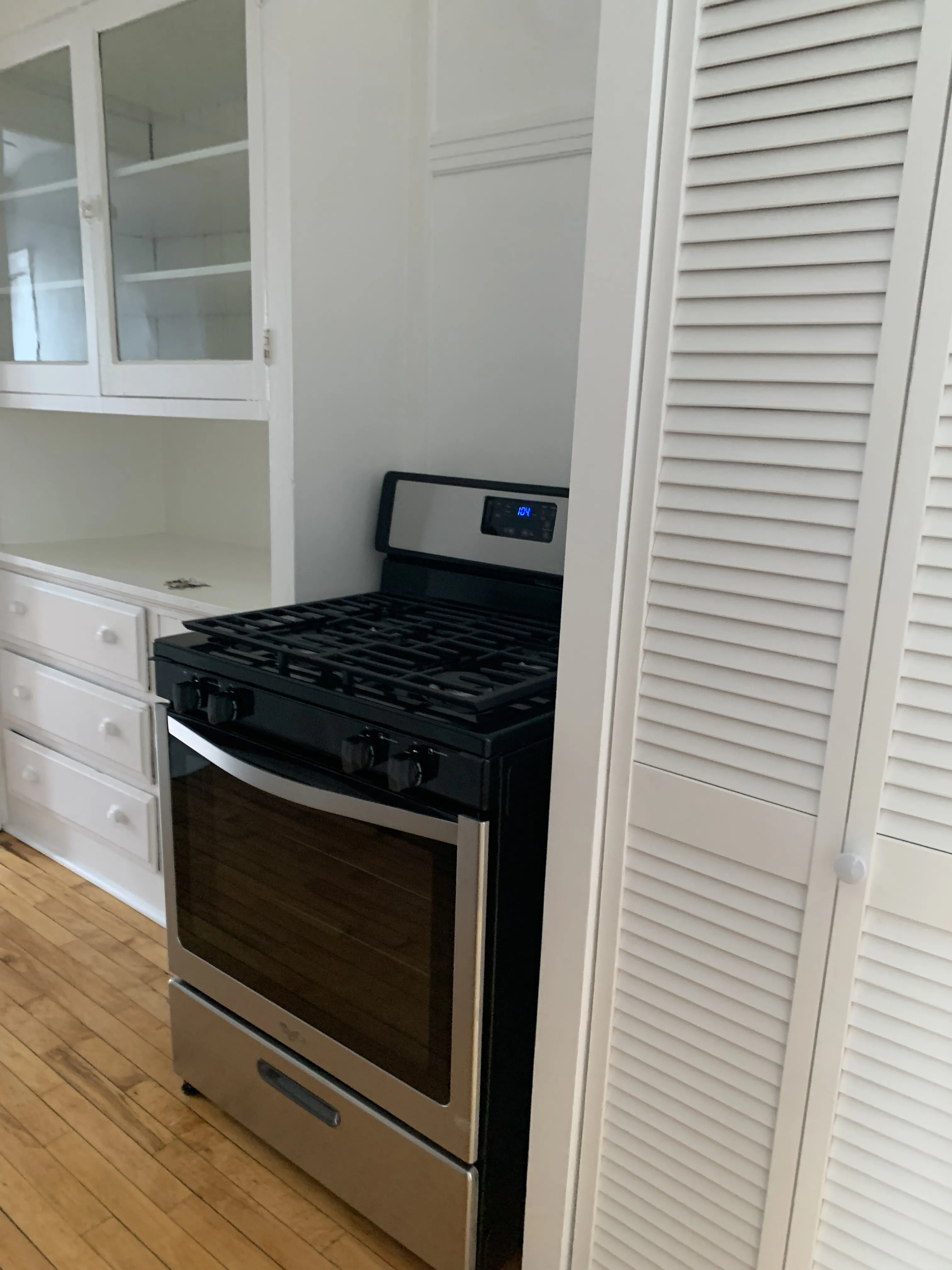 3051 W BERTEAU AVE 60618-unit#02-E-Chicago-IL