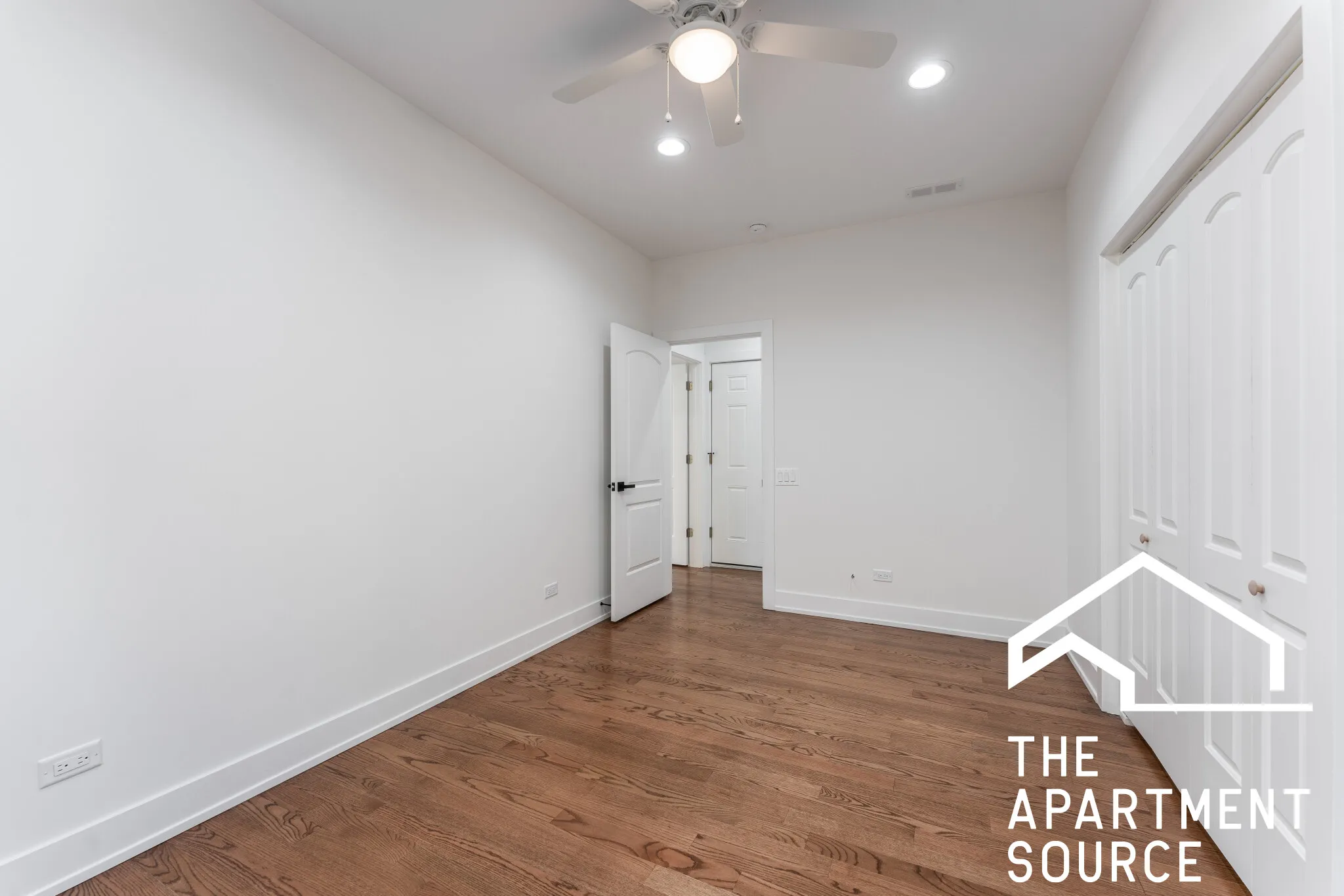 3329 N AVERS AVE 60618-unit#2S-Chicago-IL