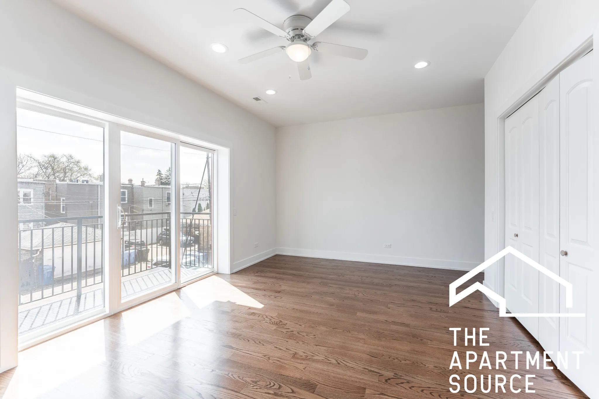 3329 N AVERS AVE 60618-unit#2S-Chicago-IL