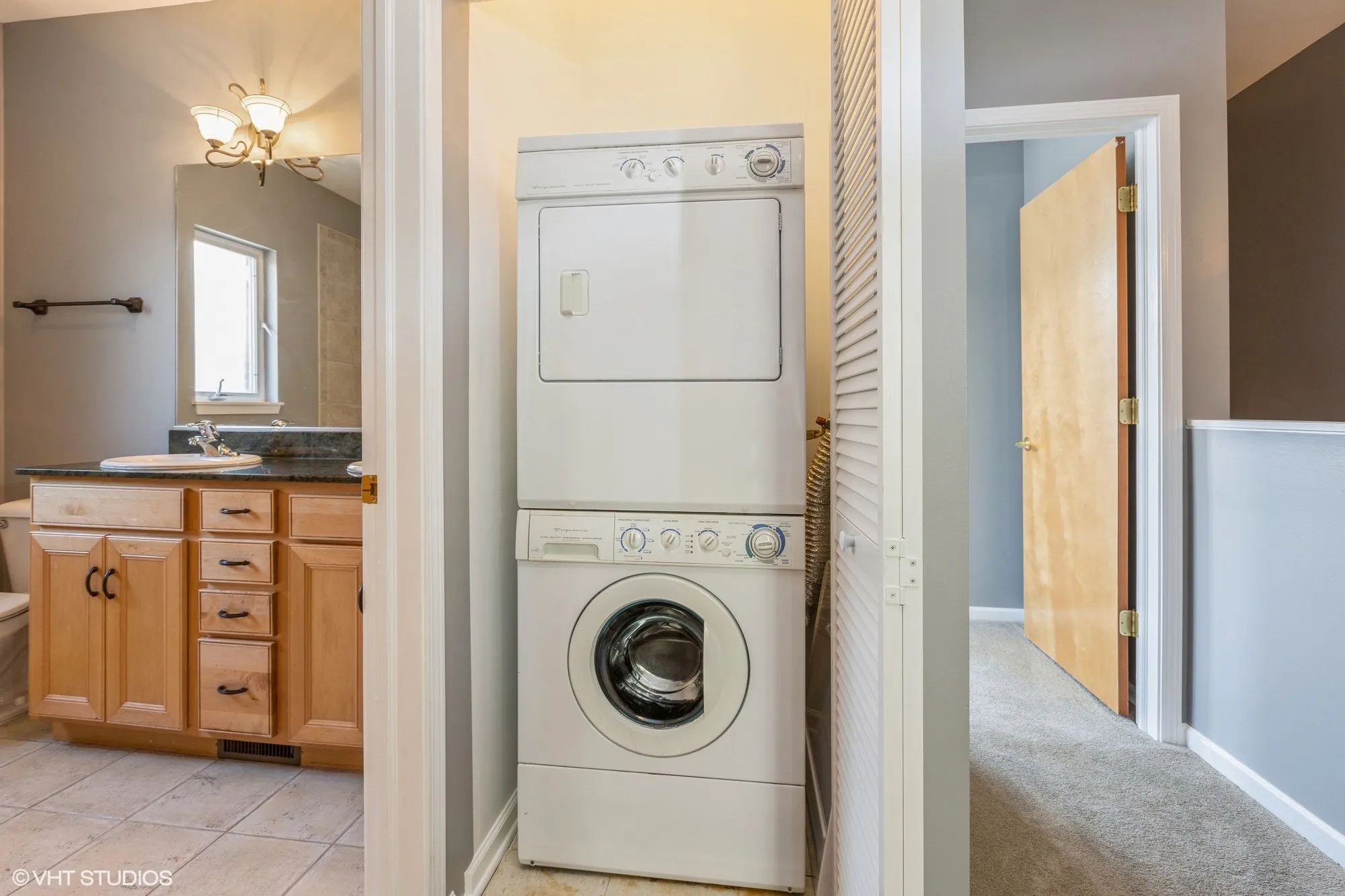 3238 N KBOURN AVE 60641-unit#TH-14-Chicago-IL