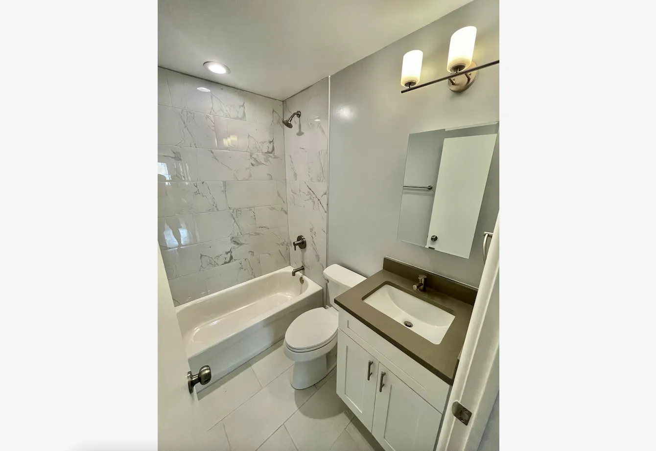 850 W MARGATE TER 60640-unit#406-Chicago-IL