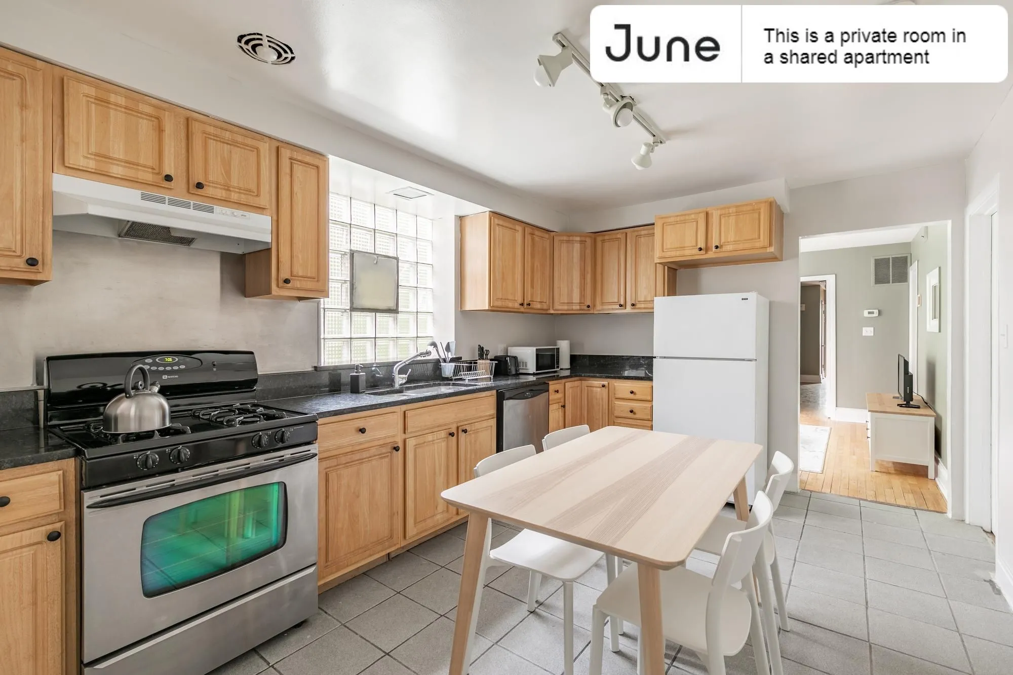 1052 N MWAUKEE AVE 60642-Room For Rent-unit#2-Chicago-IL