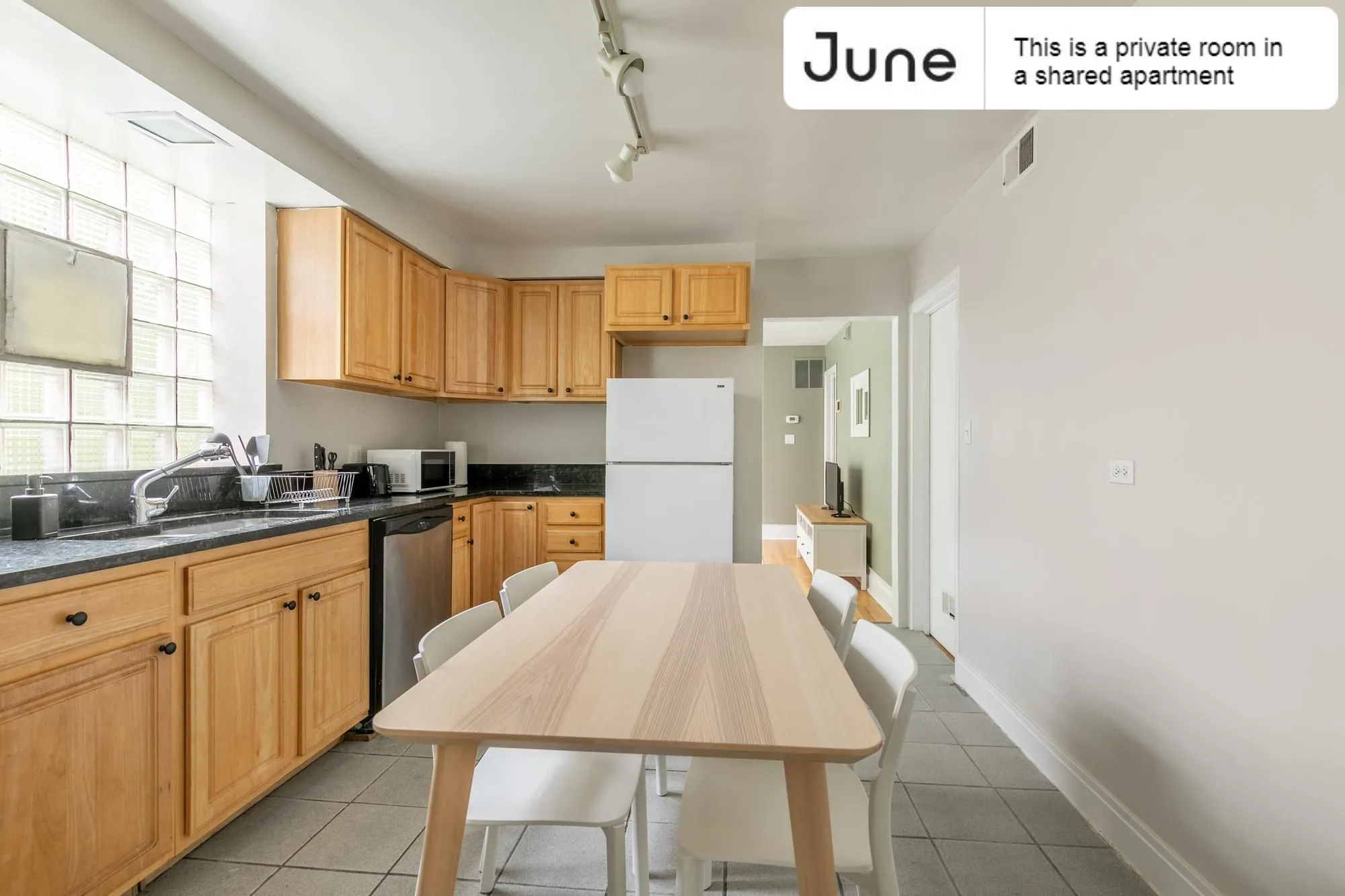 1052 N MWAUKEE AVE 60642-Room For Rent-unit#2-Chicago-IL