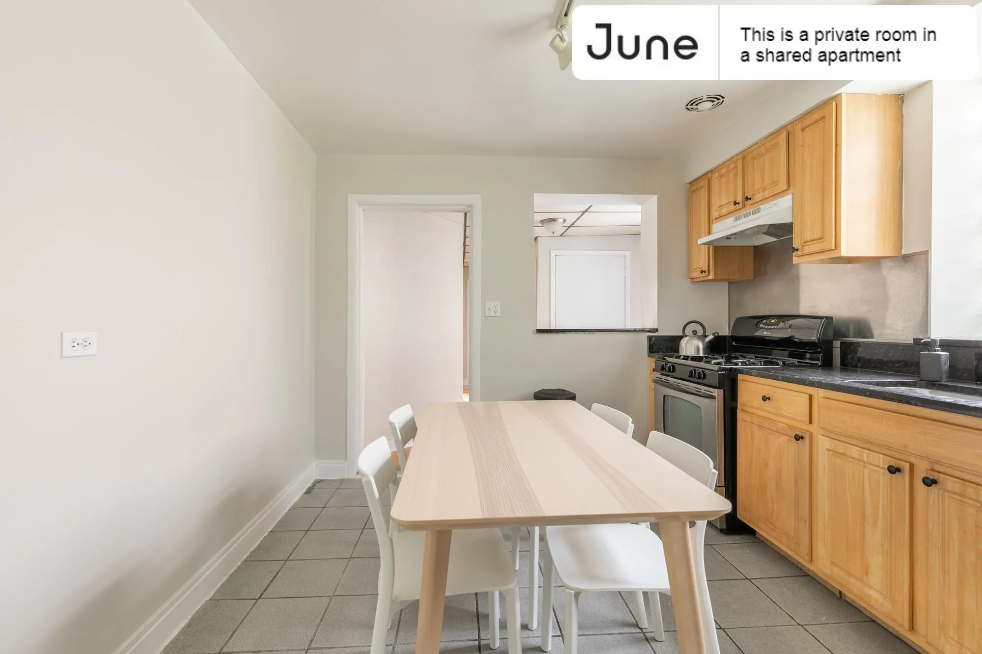 1052 N MWAUKEE AVE 60642-Room For Rent-unit#2-Chicago-IL