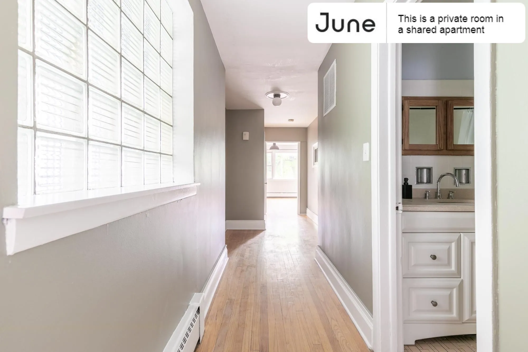 1052 N MWAUKEE AVE 60642-Room For Rent-unit#2-Chicago-IL