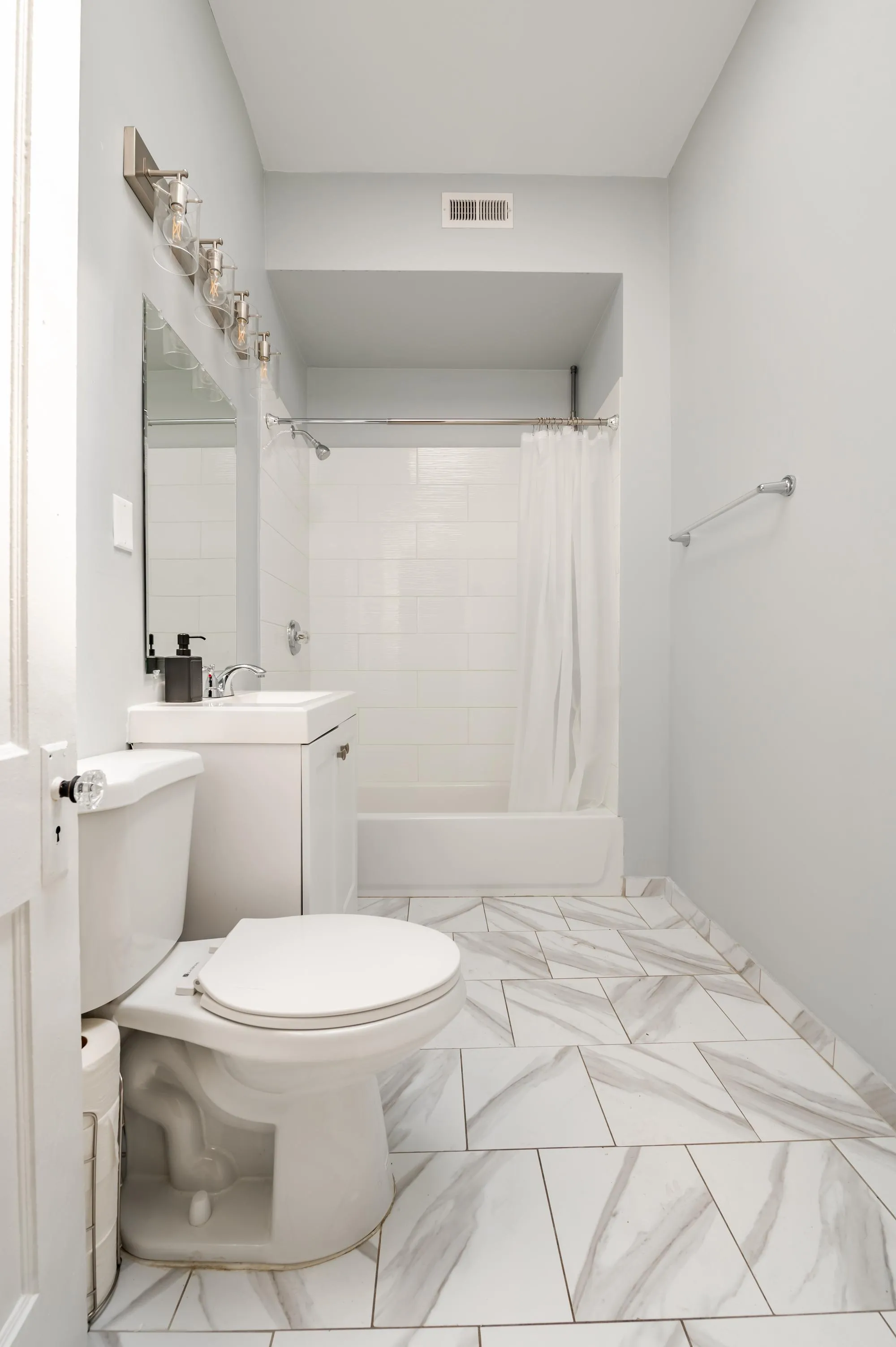 2139 W CHICAGO AVE 60622-unit#003-Chicago-IL