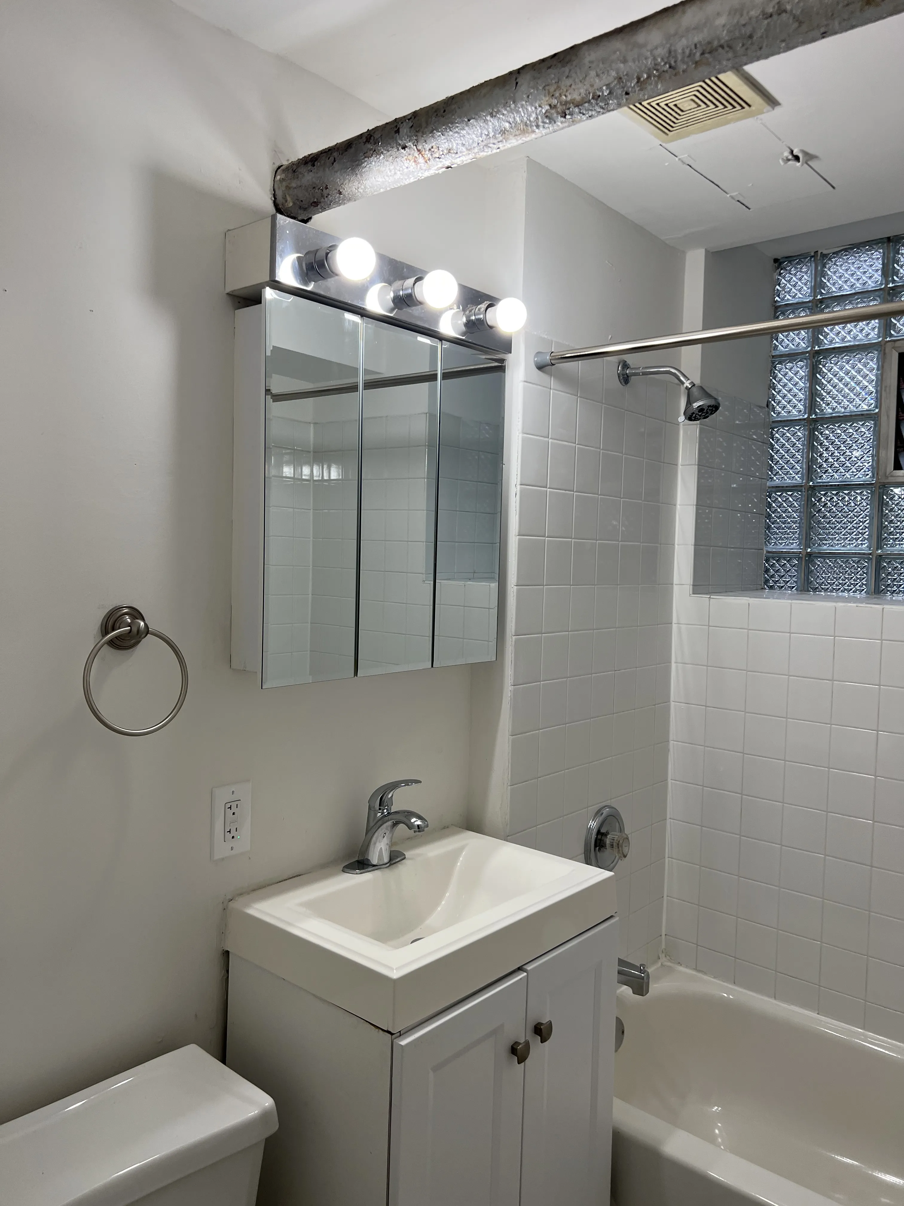 5042 N GLENWOOD AVE 60640-Glenwood Apartments-unit#GRDN-Chicago-IL