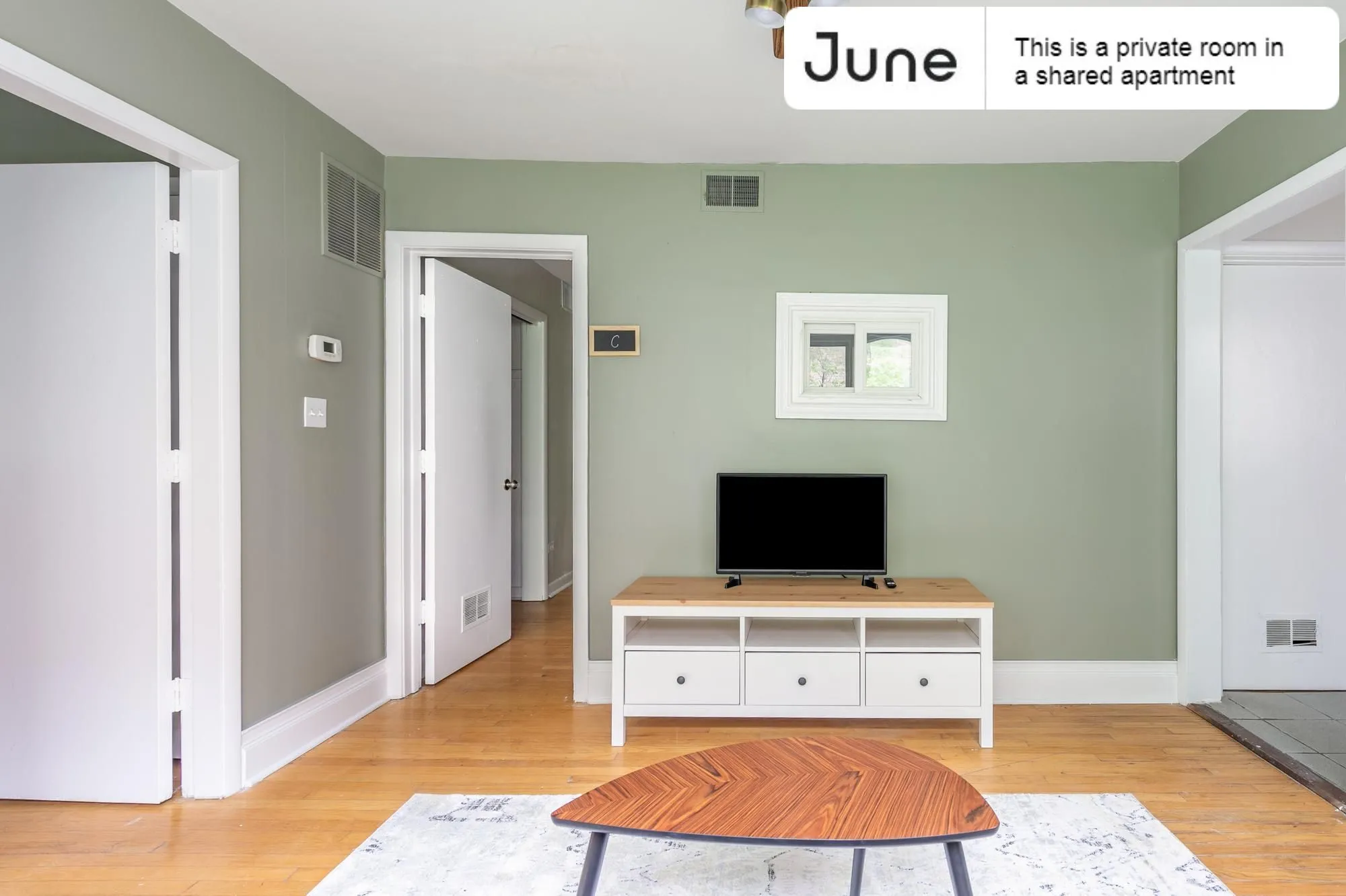 1052 N MWAUKEE AVE 60642-Room For Rent-unit#2-Chicago-IL