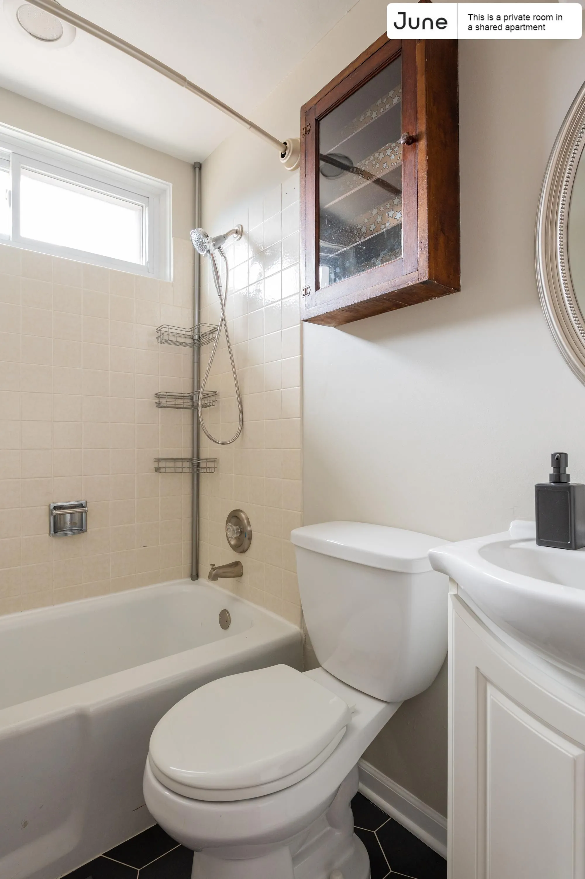 3110 N CLYBOURN AVE 60618-Room For Rent-unit#Apt1-Chicago-IL