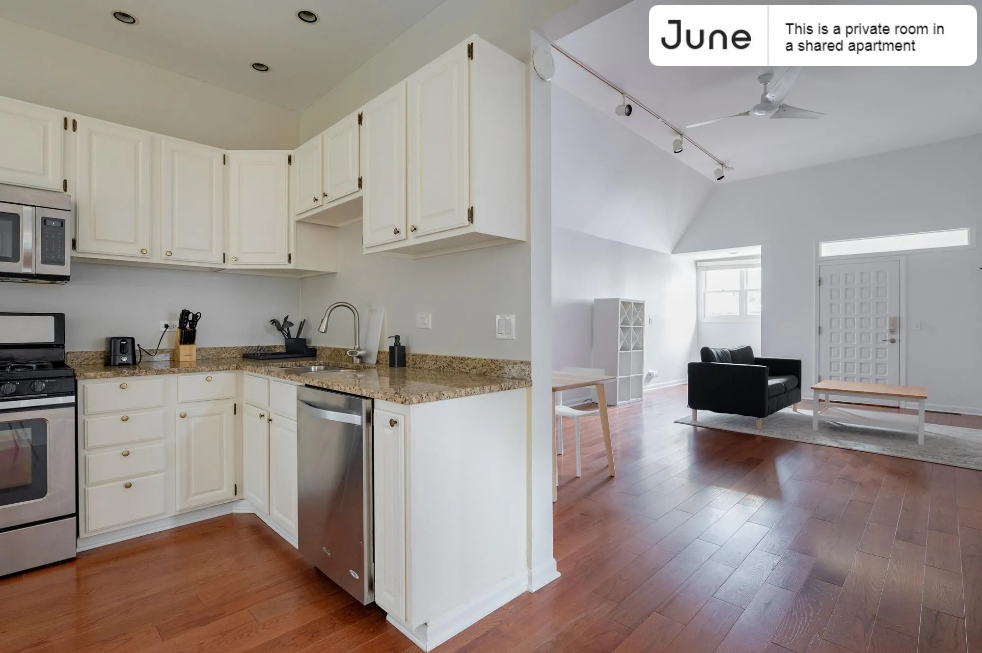 3110 N CLYBOURN AVE 60618-Room For Rent-unit#Apt1-Chicago-IL