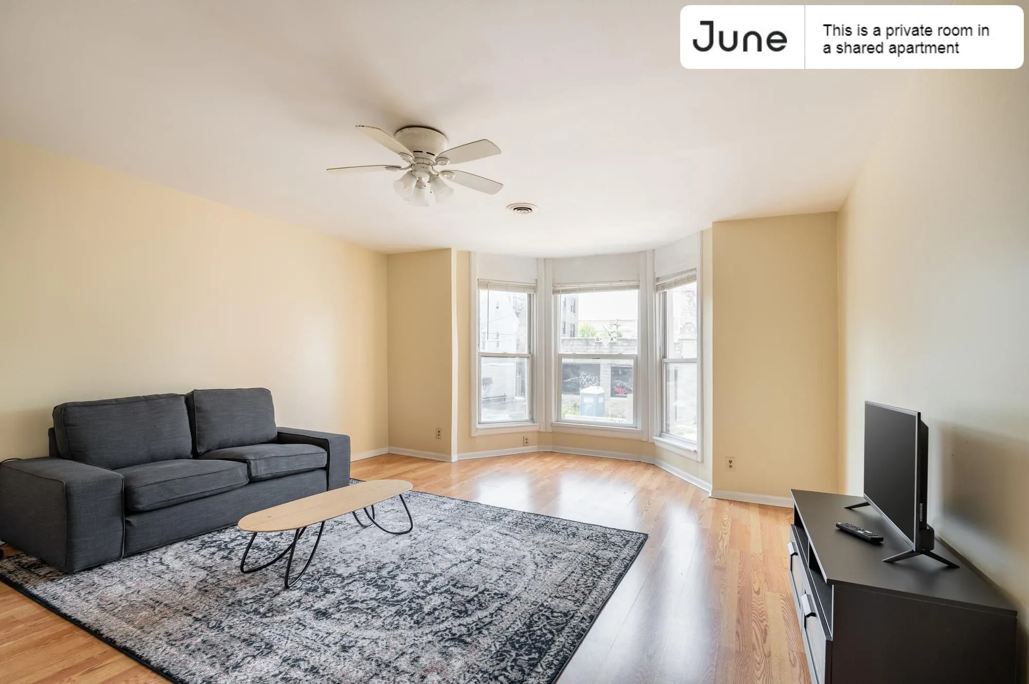 2619 N CALIFORNIA AVE 60647-Room For Rent-unit#02-Chicago-IL