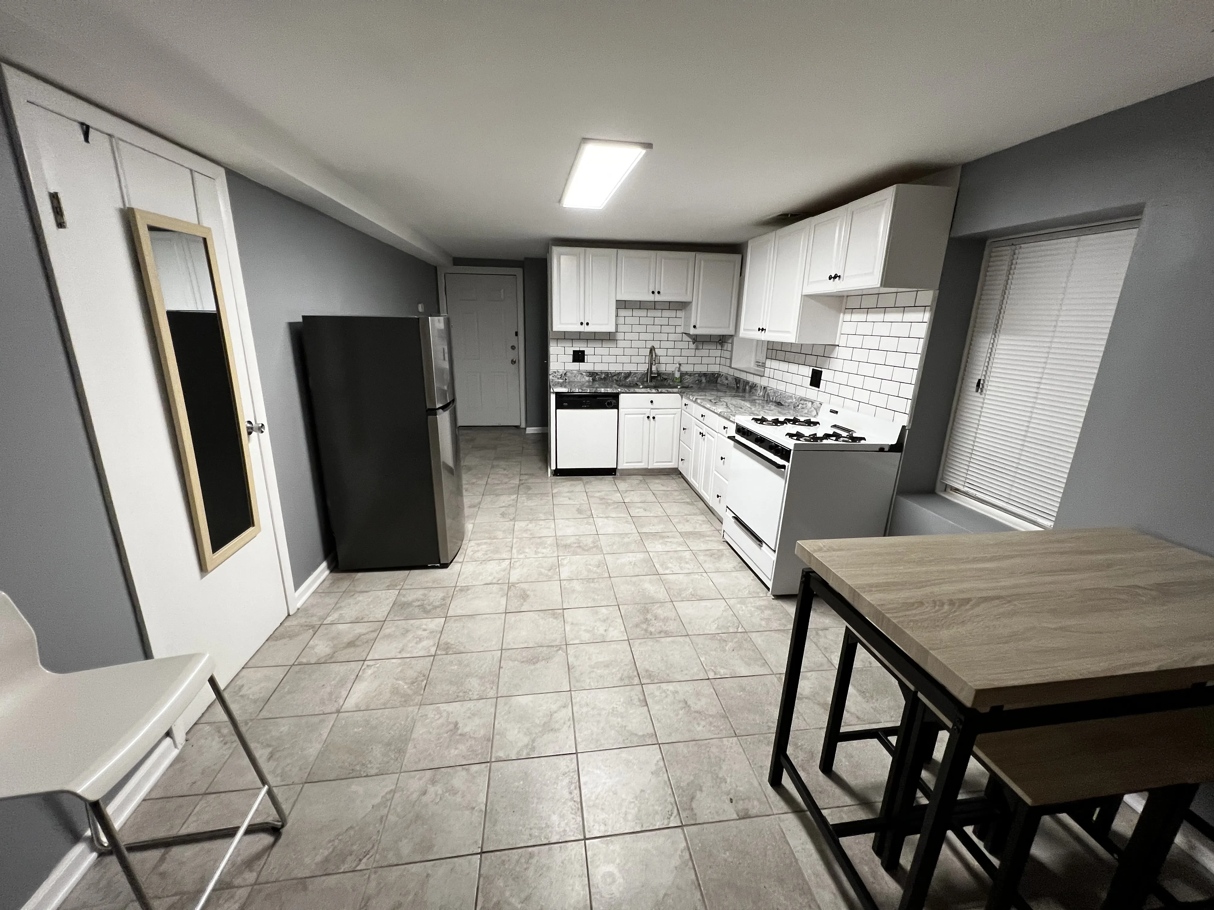 2214 W LYNDALE AVE 60647-unit#GRD-Chicago-IL