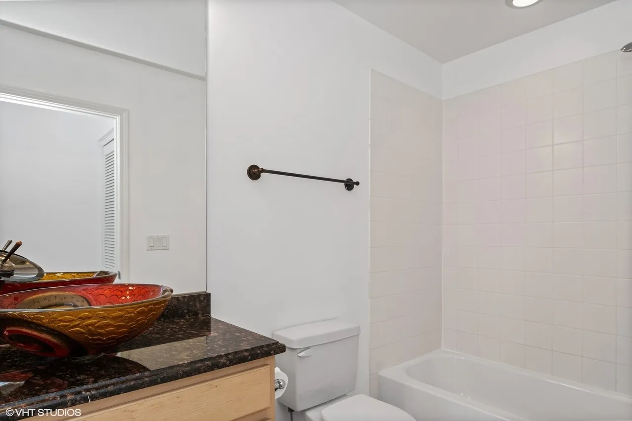 1841 S CALUMET AVE 60616-unit#905-Chicago-IL