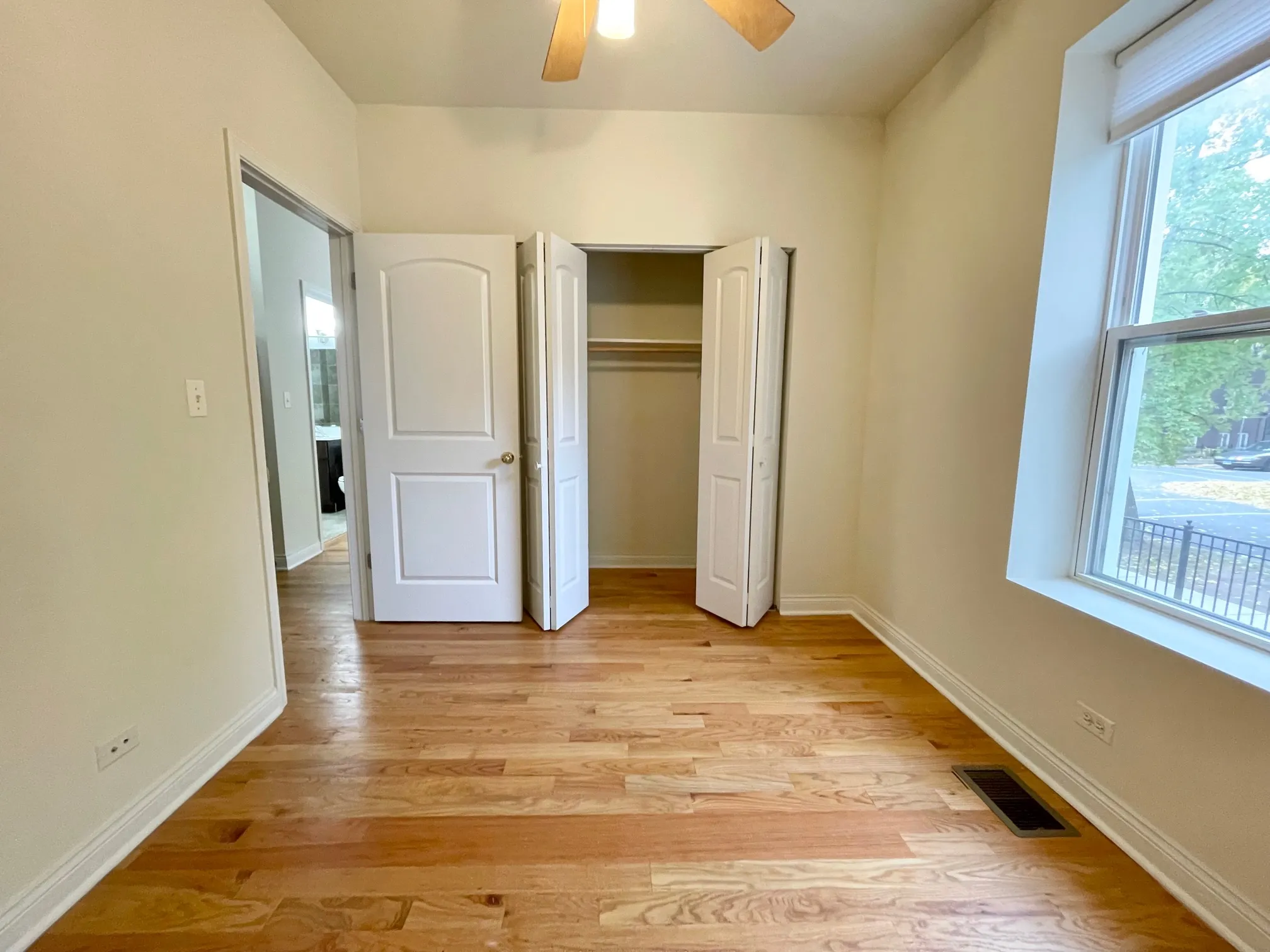 2135 W AINSLIE ST 60625-unit#001-Chicago-IL