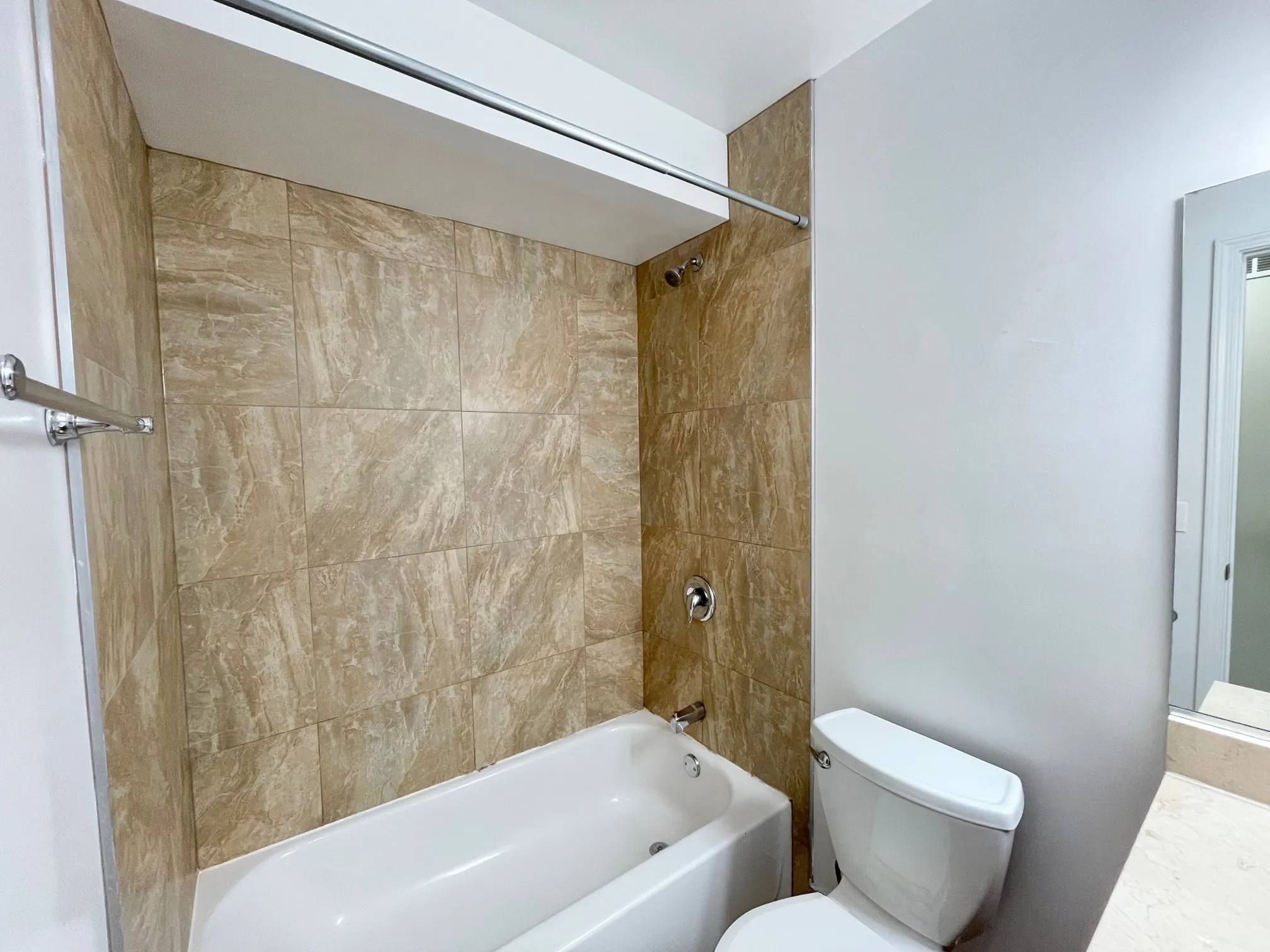 2135 W AINSLIE ST 60625-unit#001-Chicago-IL