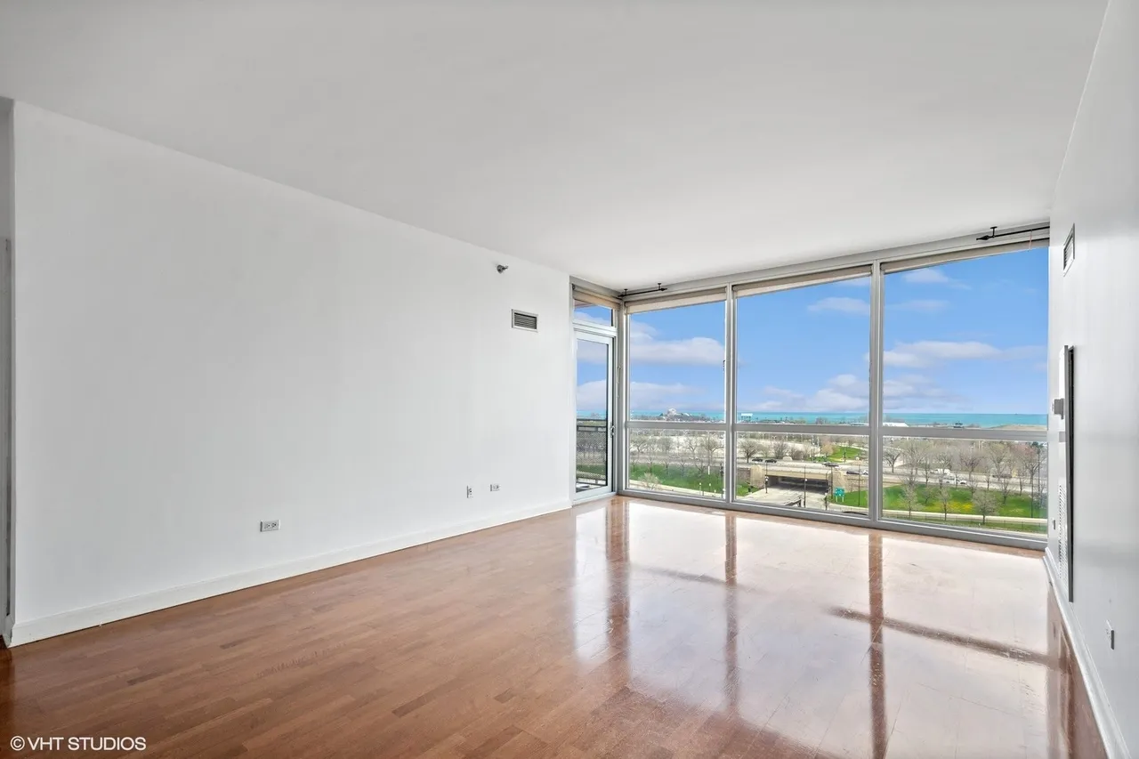 1841 S CALUMET AVE 60616-unit#905-Chicago-IL