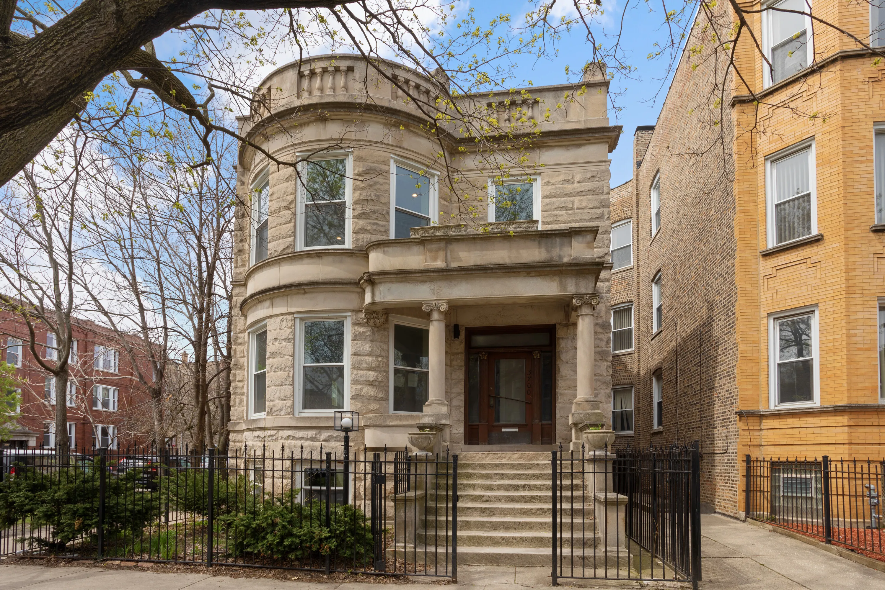 3700 N MAGNOLIA AVE 60613-unit#Apt 2-Chicago-IL