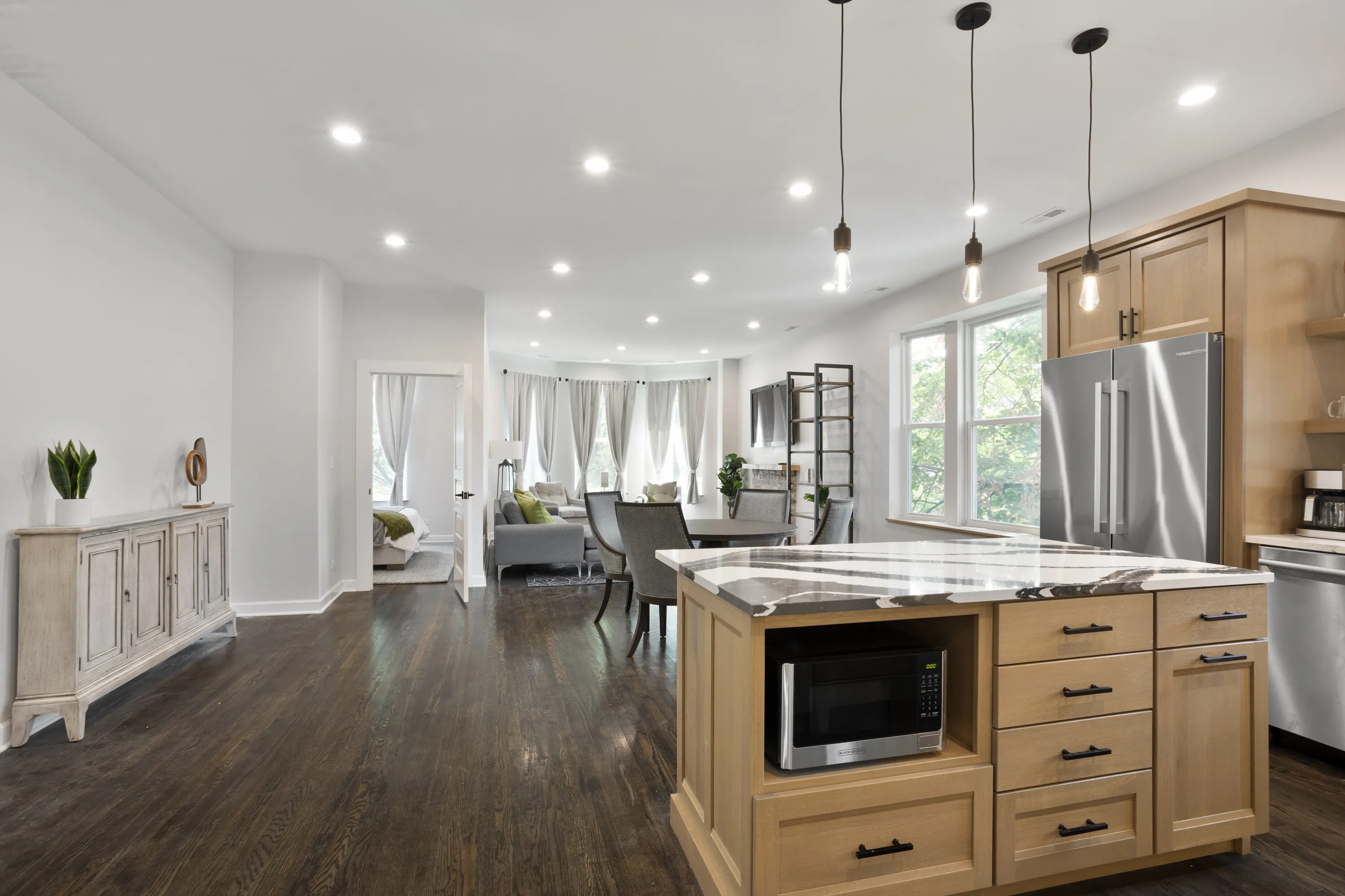 3700 N MAGNOLIA AVE 60613-unit#Apt 2-Chicago-IL