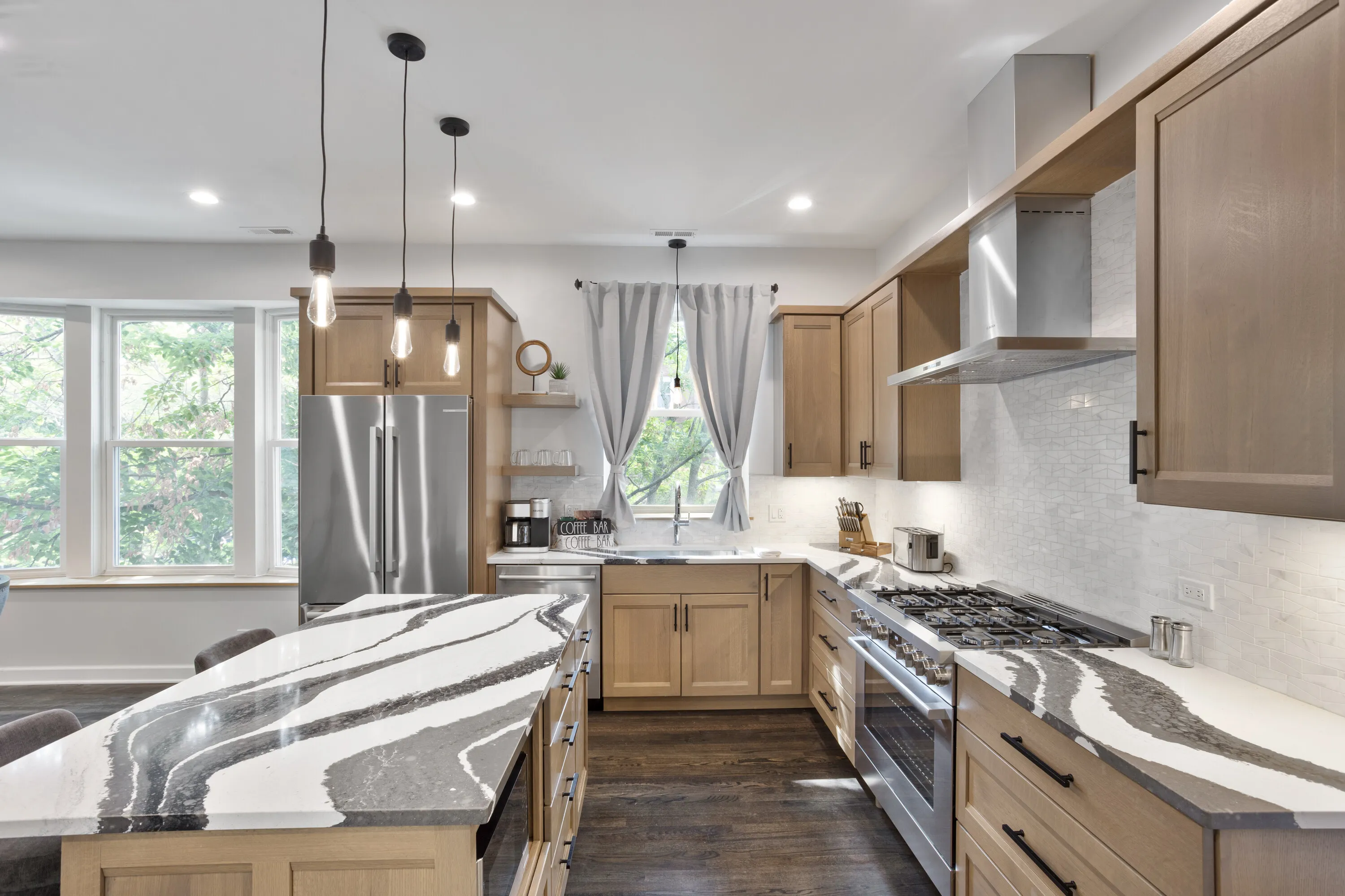 3700 N MAGNOLIA AVE 60613-unit#Apt 2-Chicago-IL