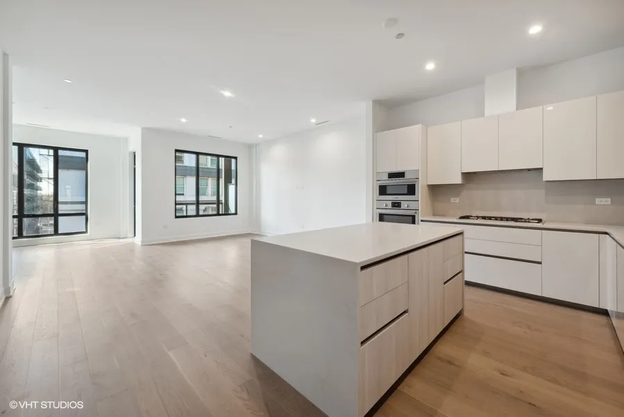 323 S RACINE AVE 60607- CA6-unit#6A-Chicago-IL