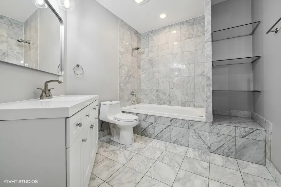 1154 W DIVERSEY PKWY 60614-unit#42-Chicago-IL