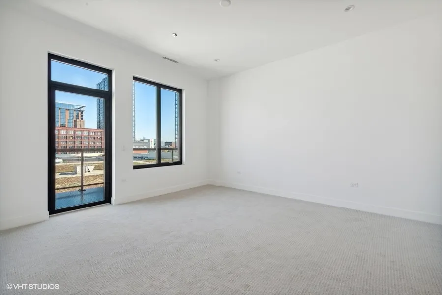 323 S RACINE AVE 60607- CA6-unit#6A-Chicago-IL