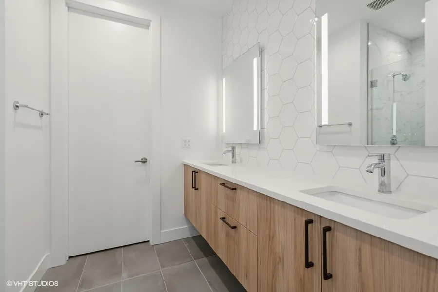 323 S RACINE AVE 60607- CA6-unit#6A-Chicago-IL