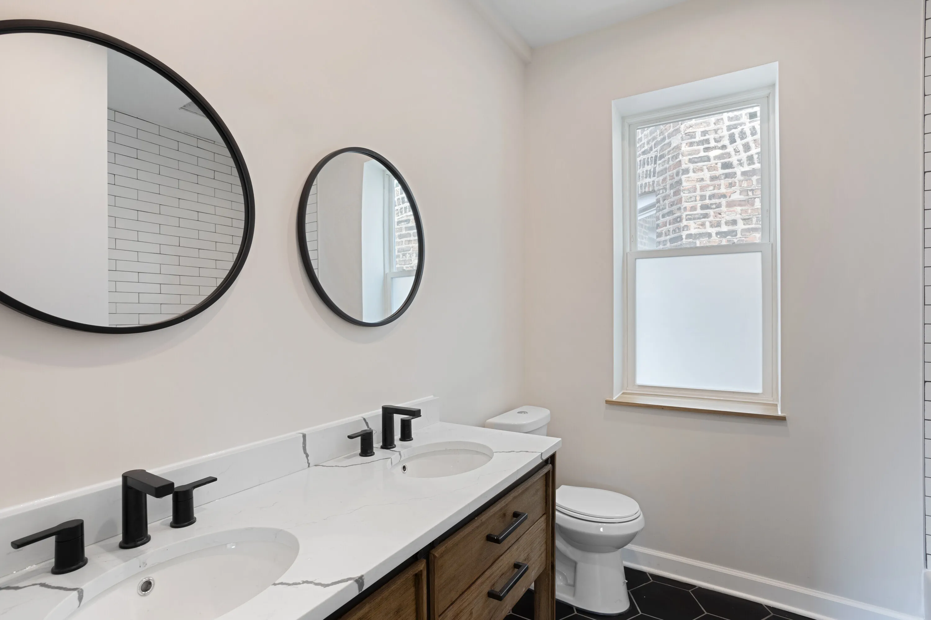 3700 N MAGNOLIA AVE 60613-unit#Apt 2-Chicago-IL