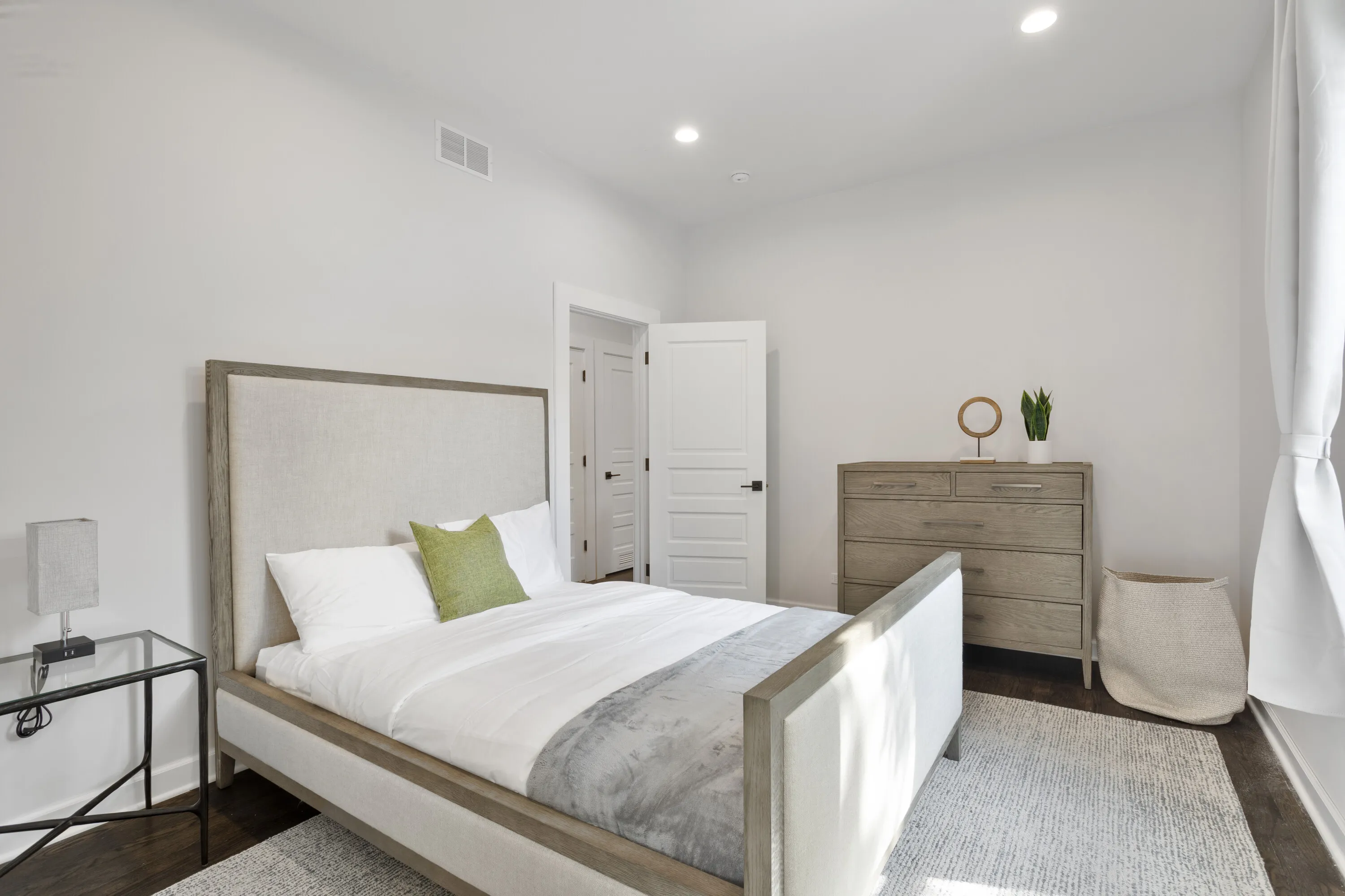 3700 N MAGNOLIA AVE 60613-unit#Apt 2-Chicago-IL