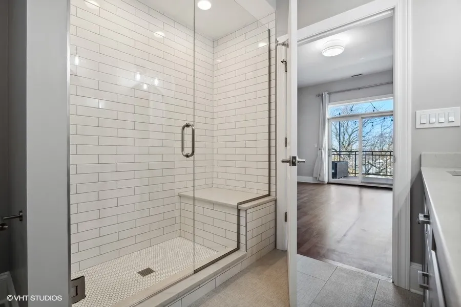 1154 W DIVERSEY PKWY 60614-unit#42-Chicago-IL