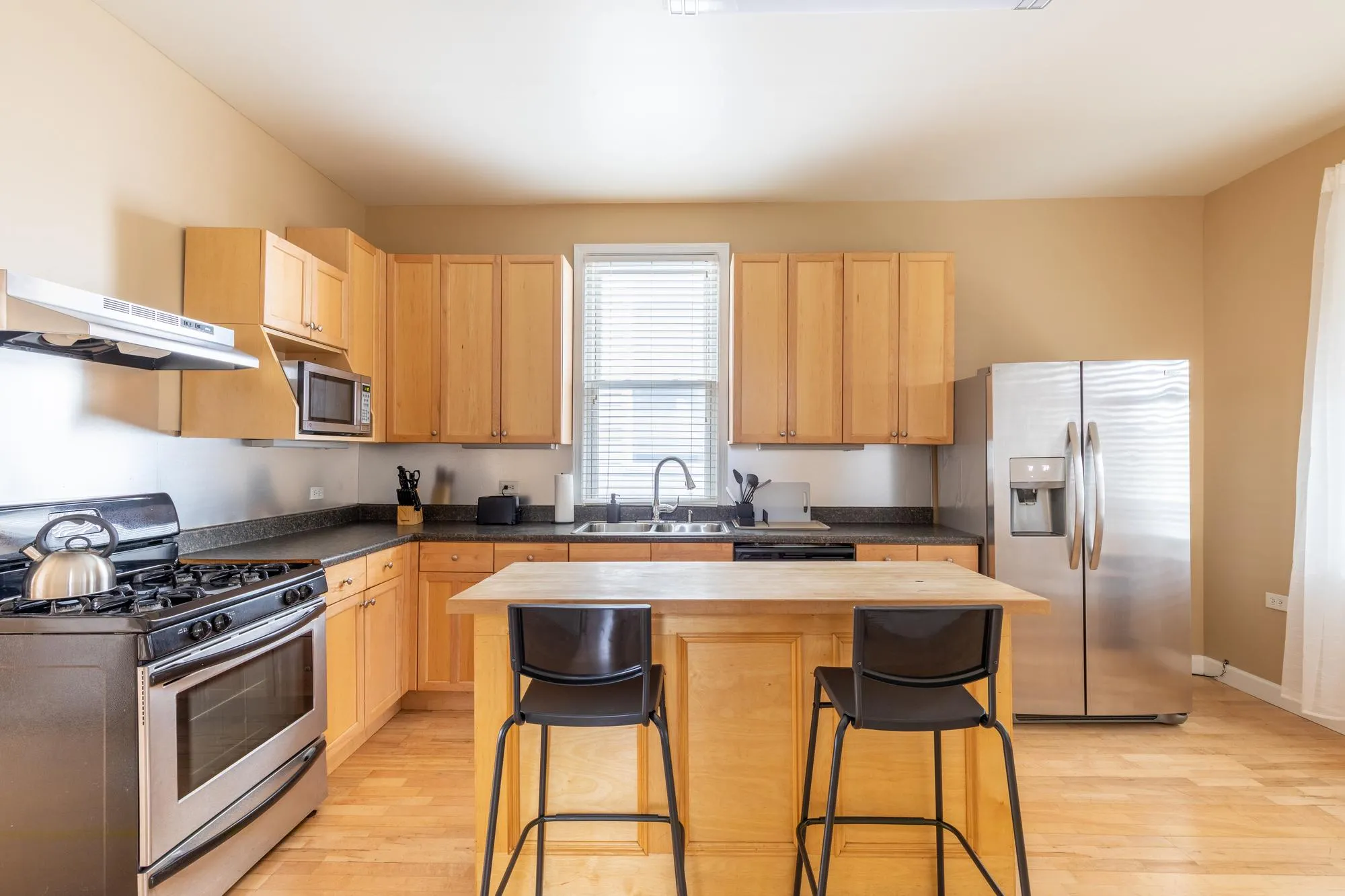 1537 W BARRY AVE 60657-unit#2-Chicago-IL