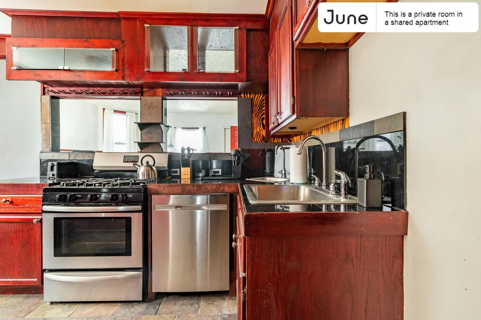 3922 N ASHLAND AVE 60613-Room For Rent-unit#002r-Chicago-IL