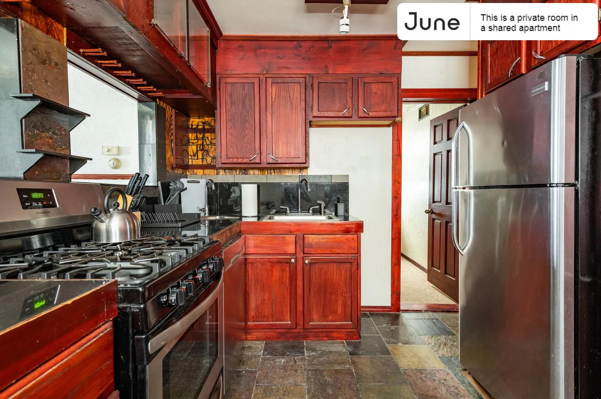 3922 N ASHLAND AVE 60613-Room For Rent-unit#002r-Chicago-IL