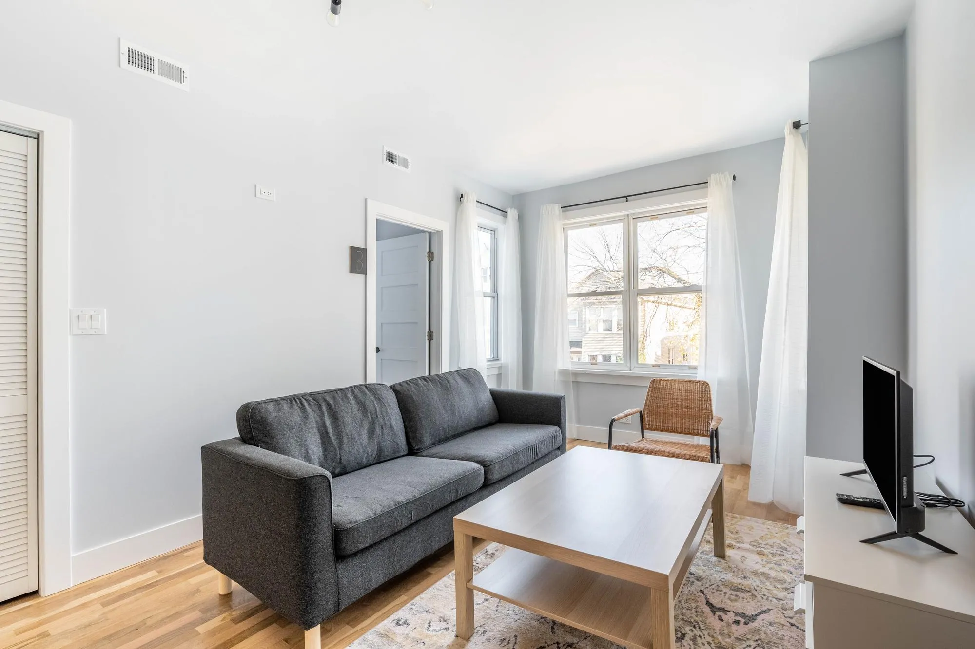 1626 N WASHTENAW AVE 60647-unit#2-F-Chicago-IL