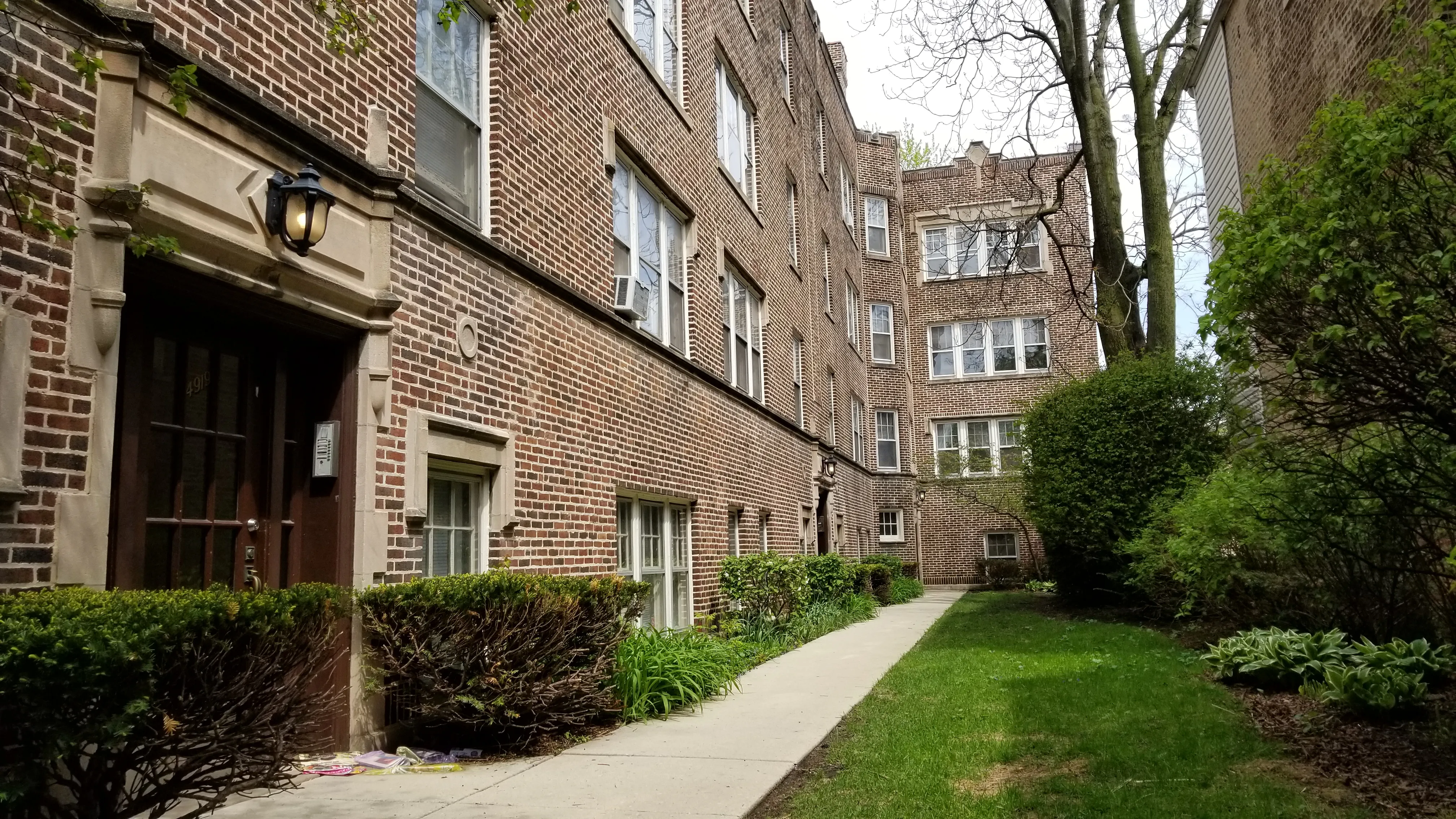4915 N DAMEN AVE 60625-The Damen Apartments-unit#2-N-Chicago-IL