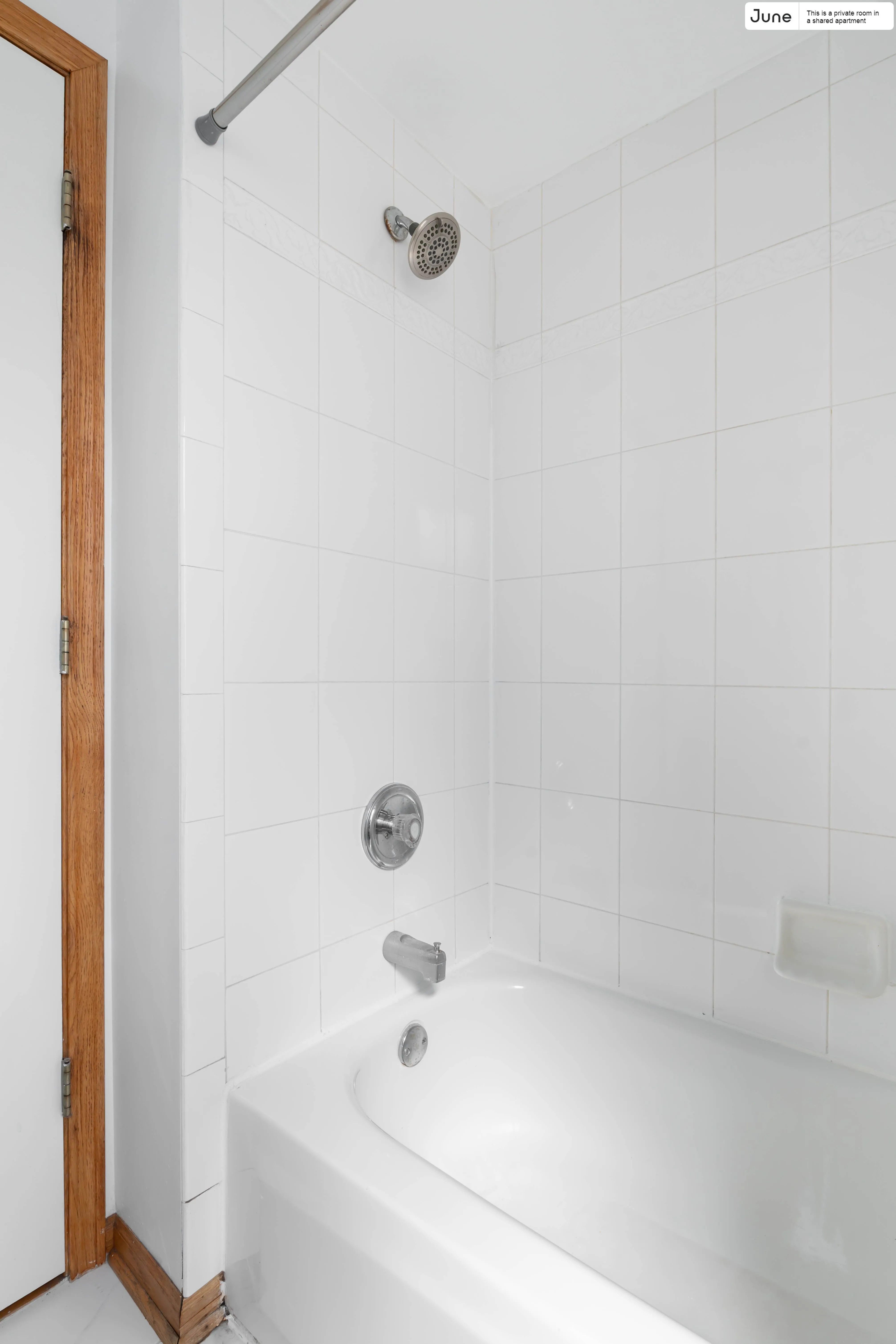 1359 W HUBBARD ST 60642-Room For Rent-unit#003-Chicago-IL