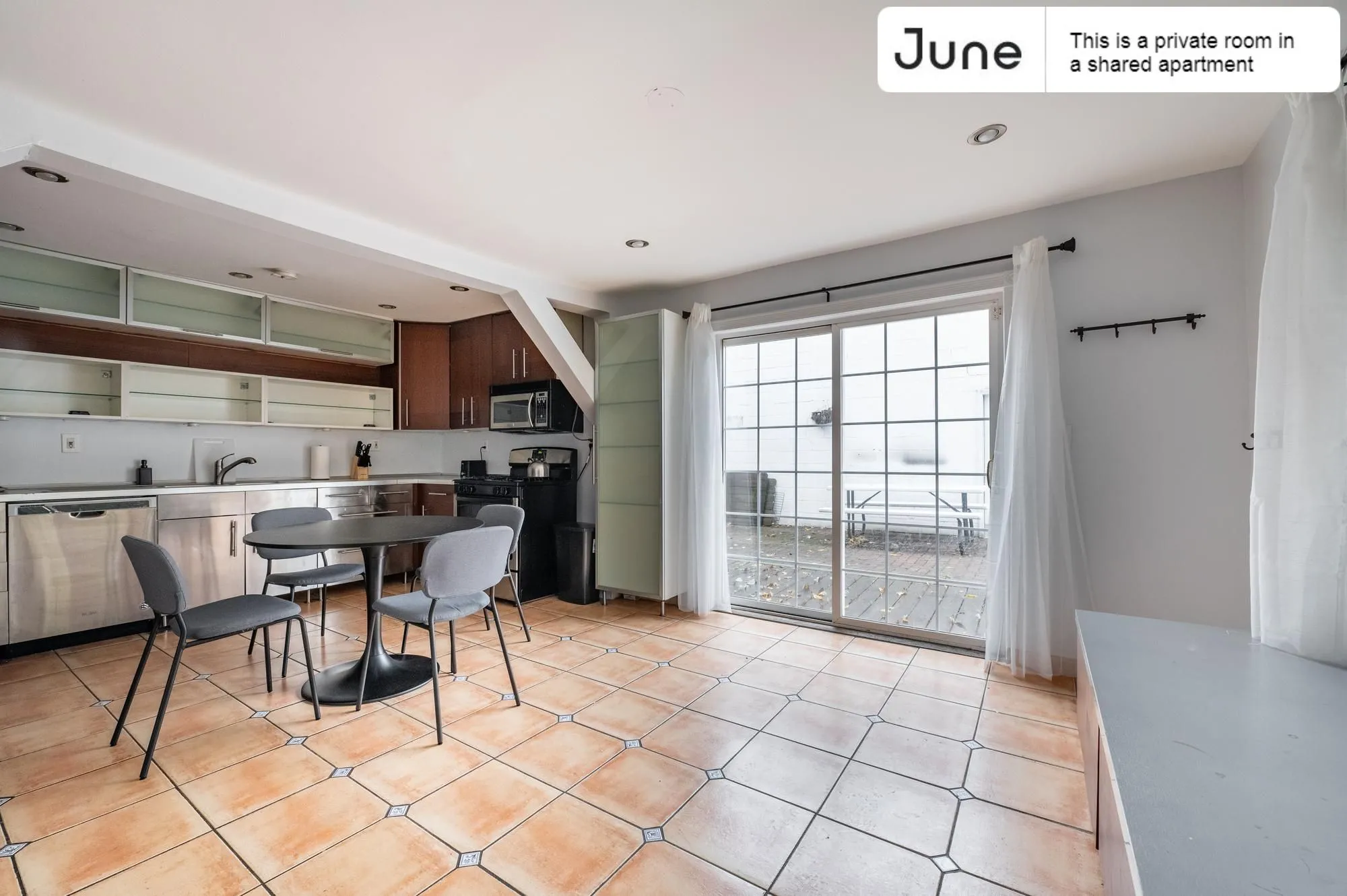 1455 N PAULINA ST 60622-Room For Rent-unit#Apt 1-Chicago-IL