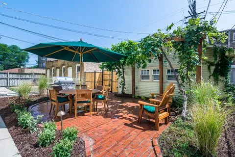 2721 W WINNEMAC AVE 60625-unit#3-Chicago-IL