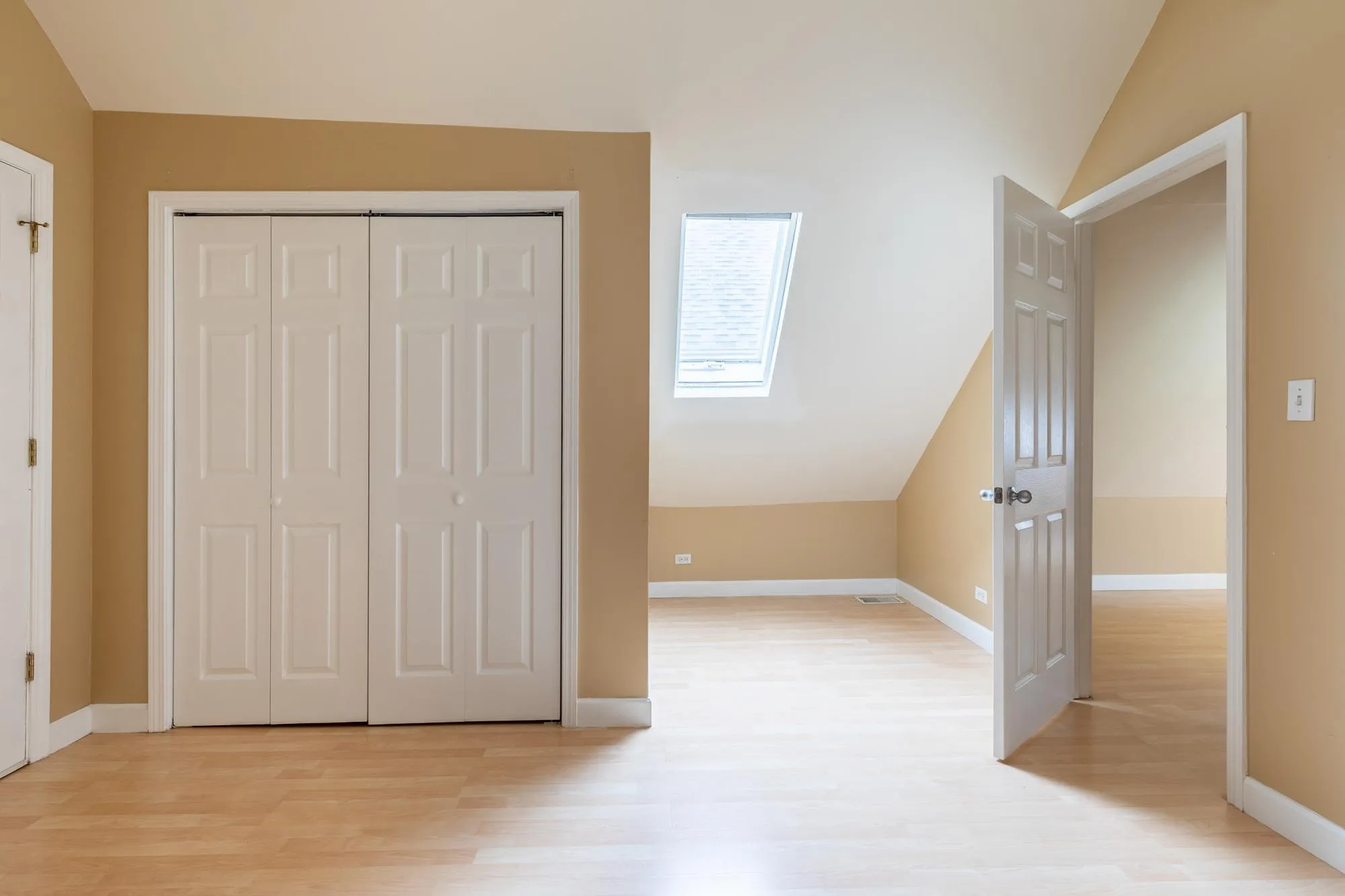 1537 W BARRY AVE 60657-unit#2-Chicago-IL