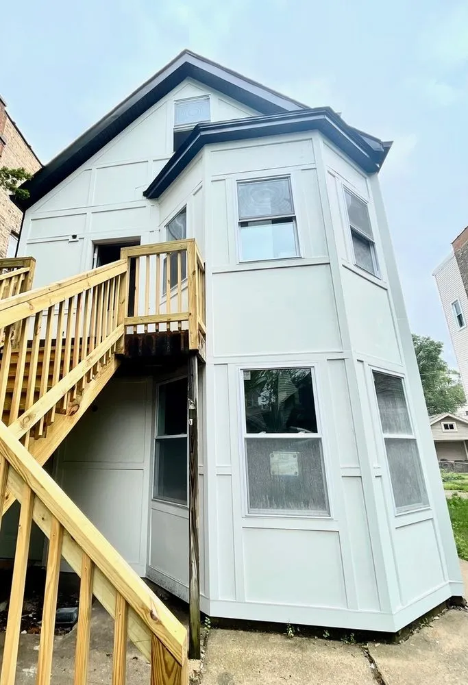 3087 N ELBRIDGE AVE 60618-unit#2R-Chicago-IL