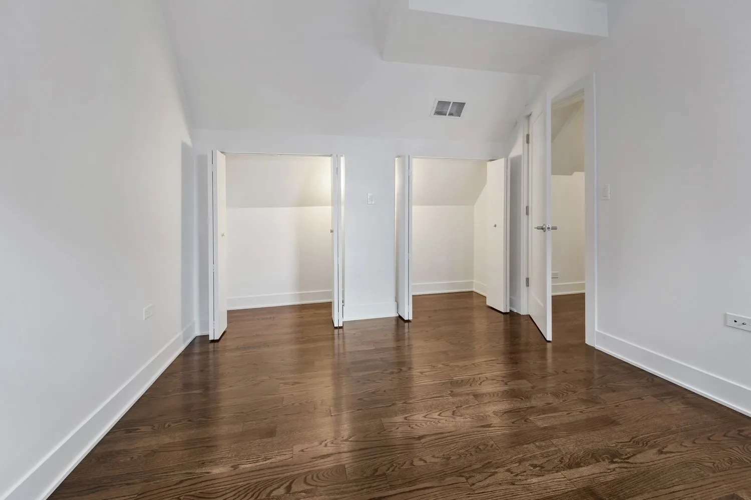 3087 N ELBRIDGE AVE 60618-unit#2R-Chicago-IL