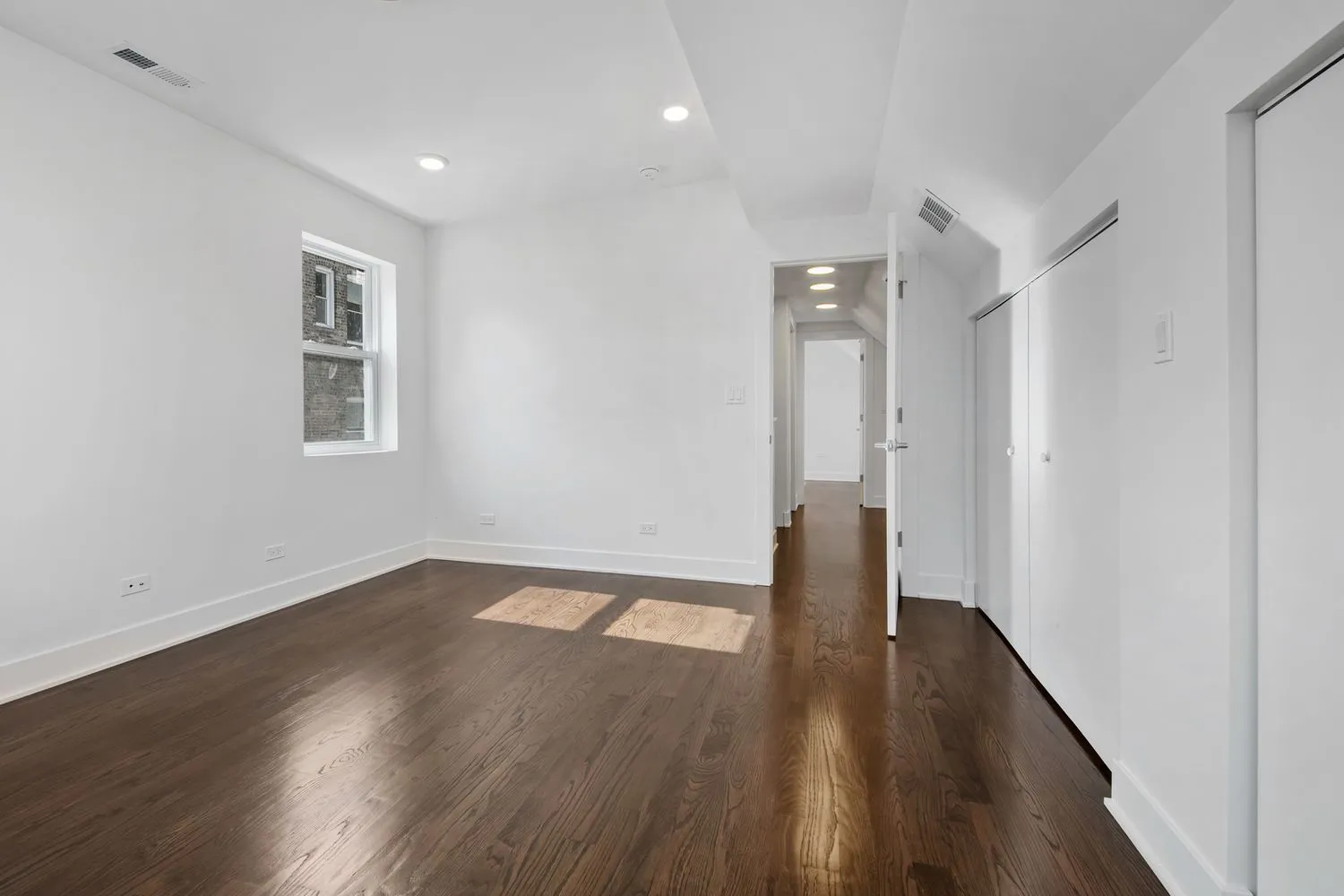3087 N ELBRIDGE AVE 60618-unit#2R-Chicago-IL