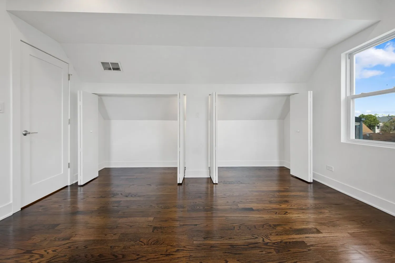 3087 N ELBRIDGE AVE 60618-unit#2R-Chicago-IL