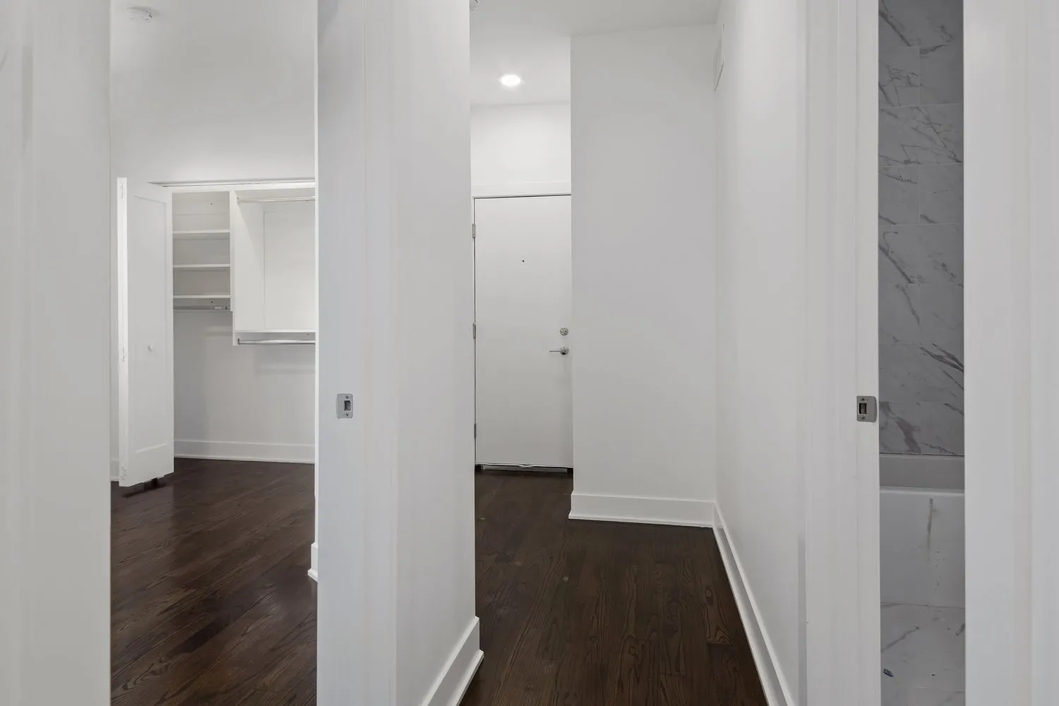 3087 N ELBRIDGE AVE 60618-unit#2R-Chicago-IL