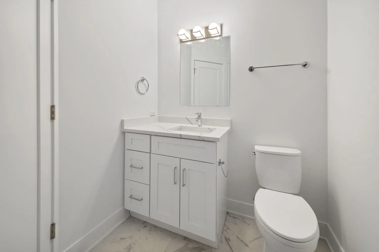 3087 N ELBRIDGE AVE 60618-unit#2R-Chicago-IL