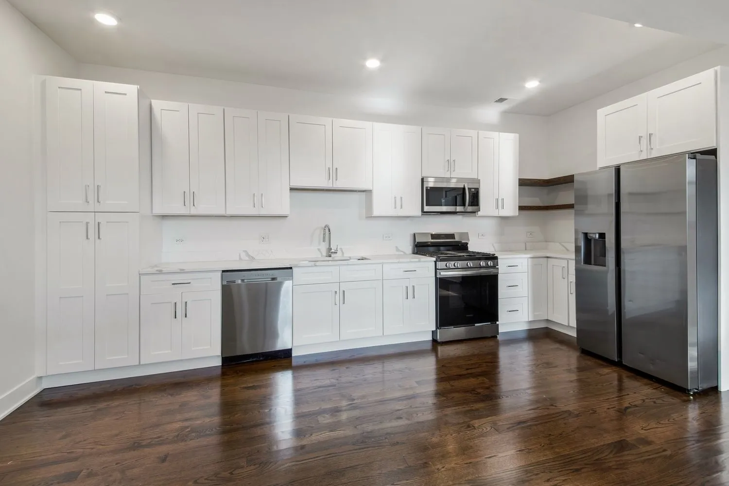 3087 N ELBRIDGE AVE 60618-unit#2R-Chicago-IL