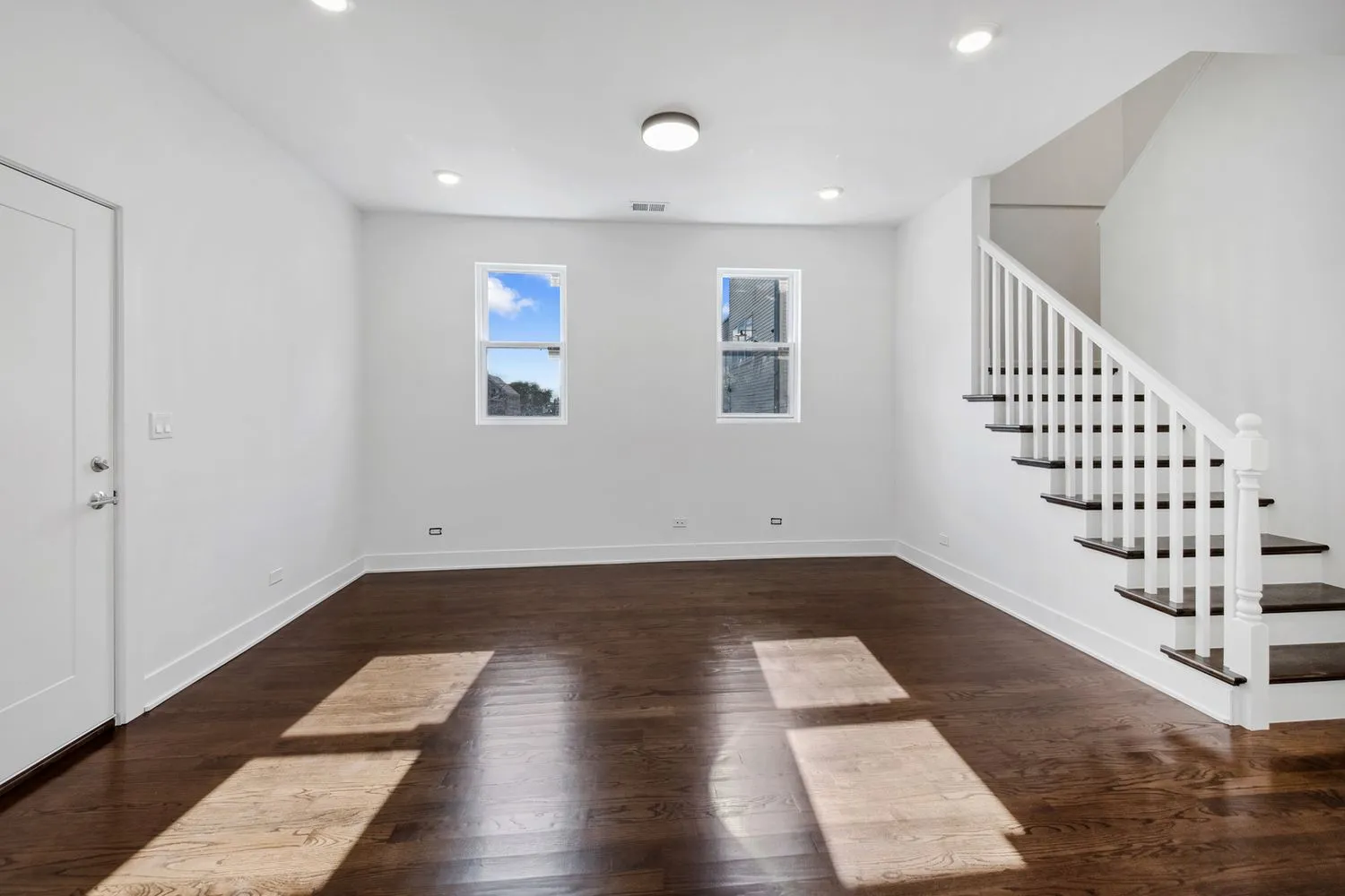 3087 N ELBRIDGE AVE 60618-unit#2R-Chicago-IL