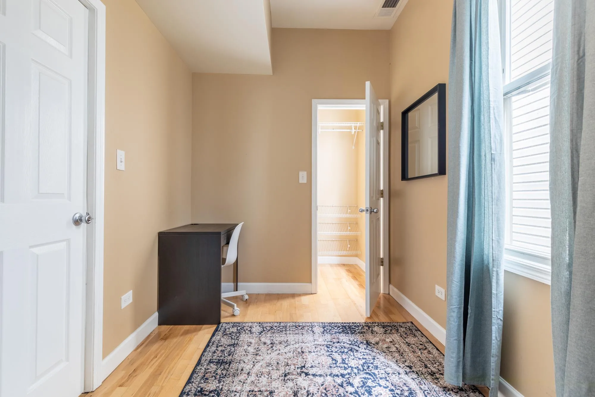 1537 W BARRY AVE 60657-unit#2-Chicago-IL