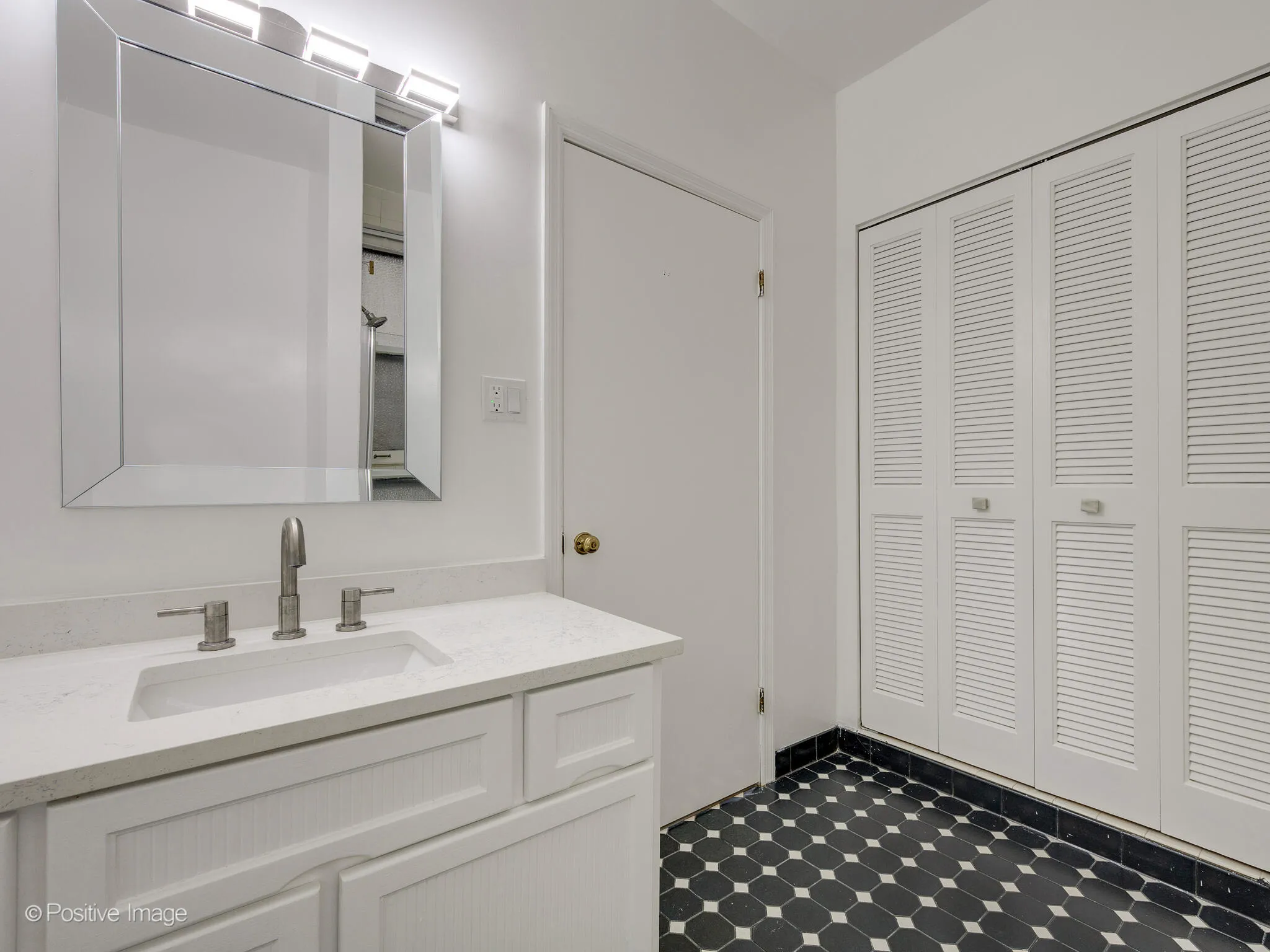 5057 N SHERIDAN RD 60640-unit#1-S-Chicago-IL